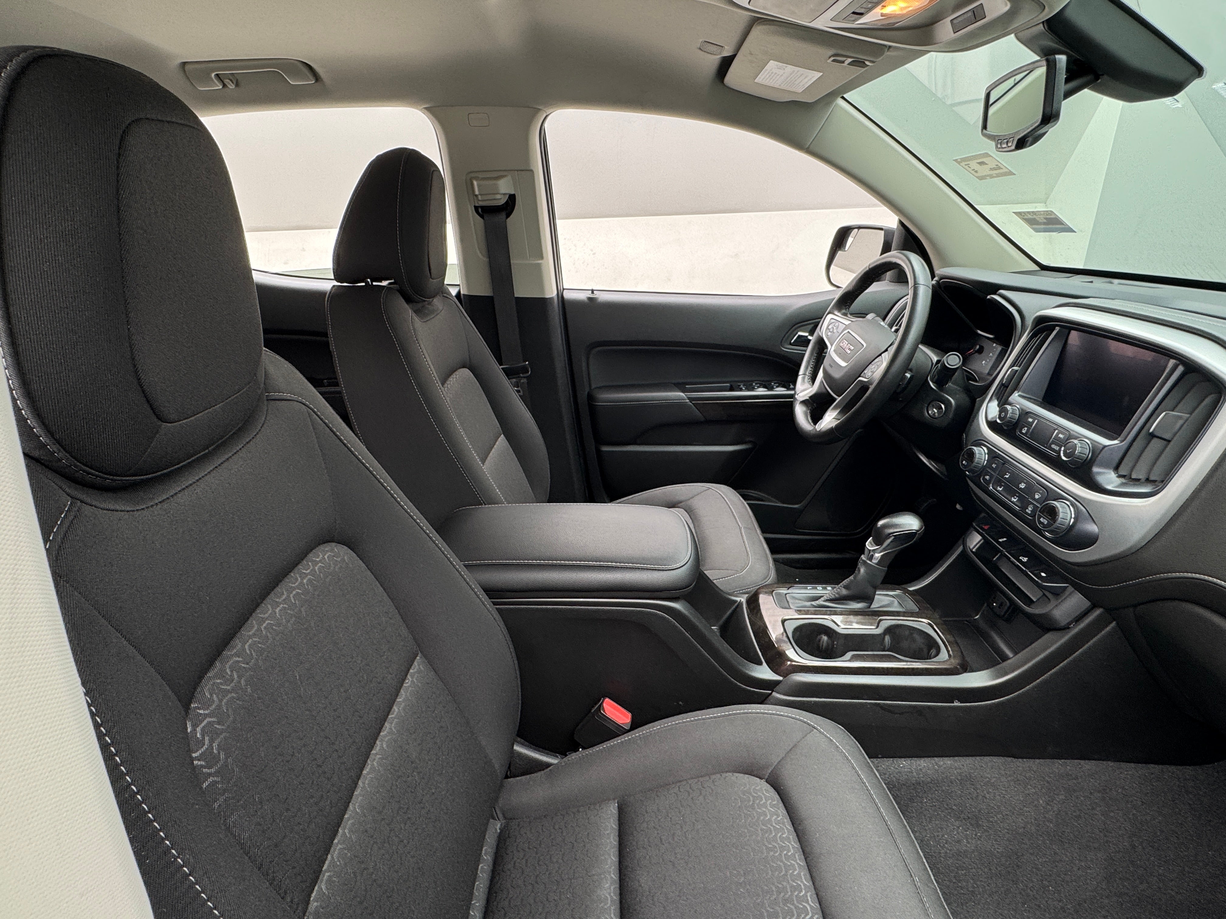 2022 GMC Canyon Elevation 2