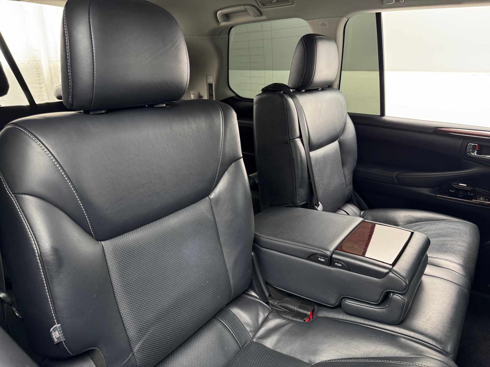 Thumbnail: 2015 Lexus LX - 5