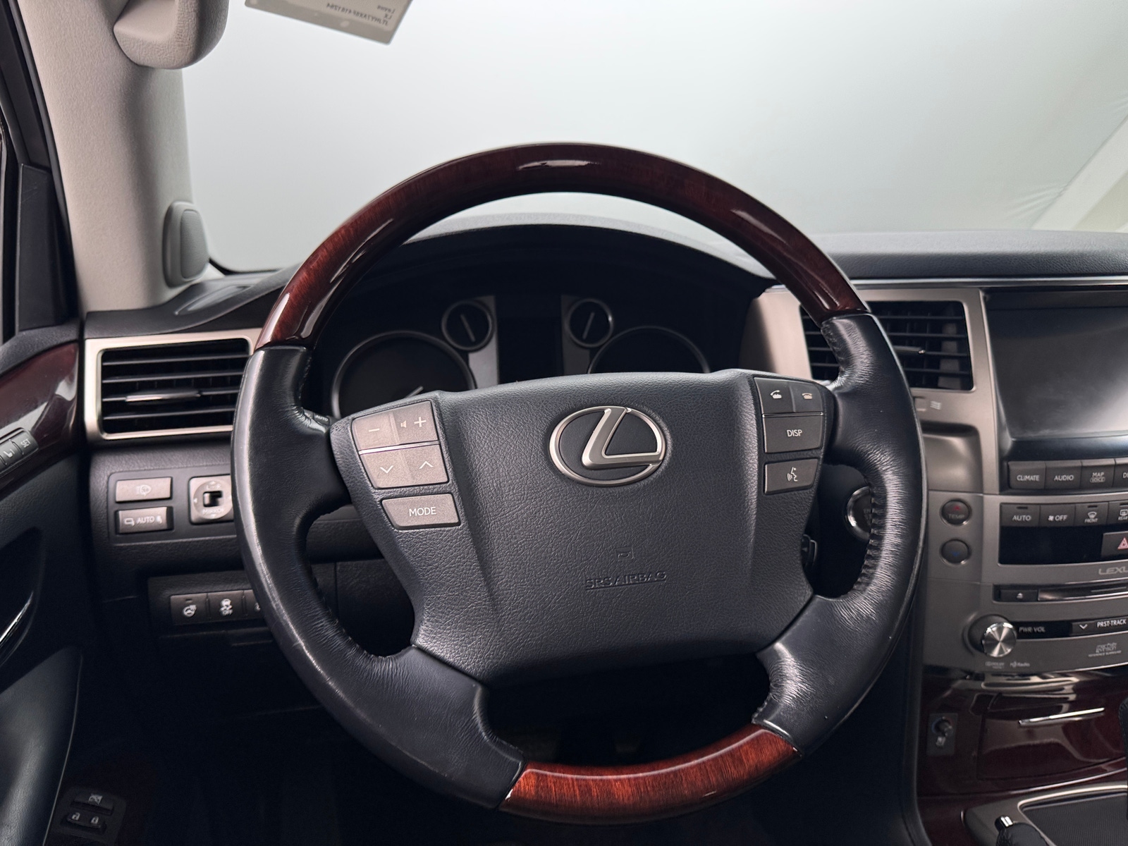 Thumbnail: 2015 Lexus LX - 4