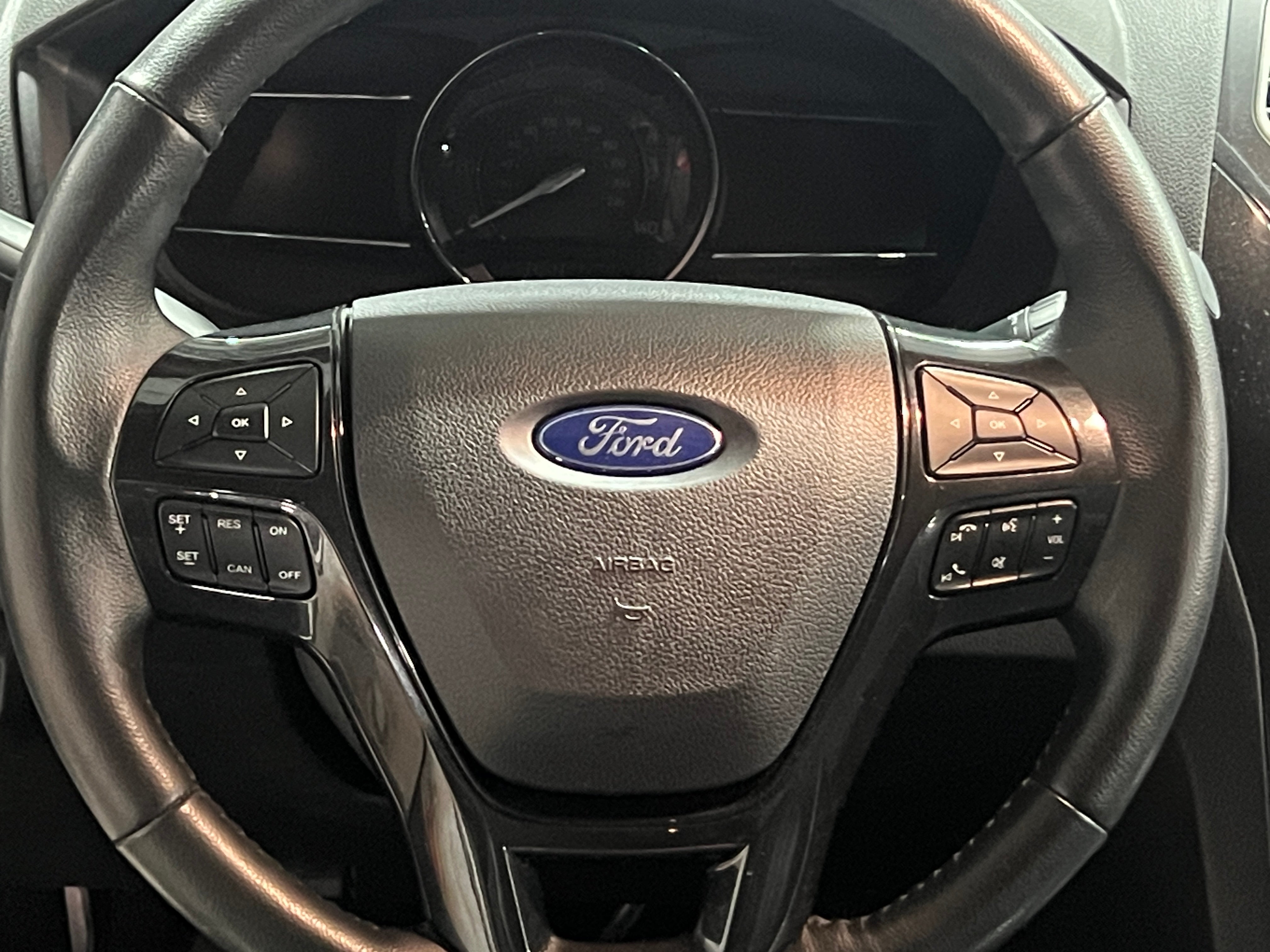2019 Ford Explorer XLT 4
