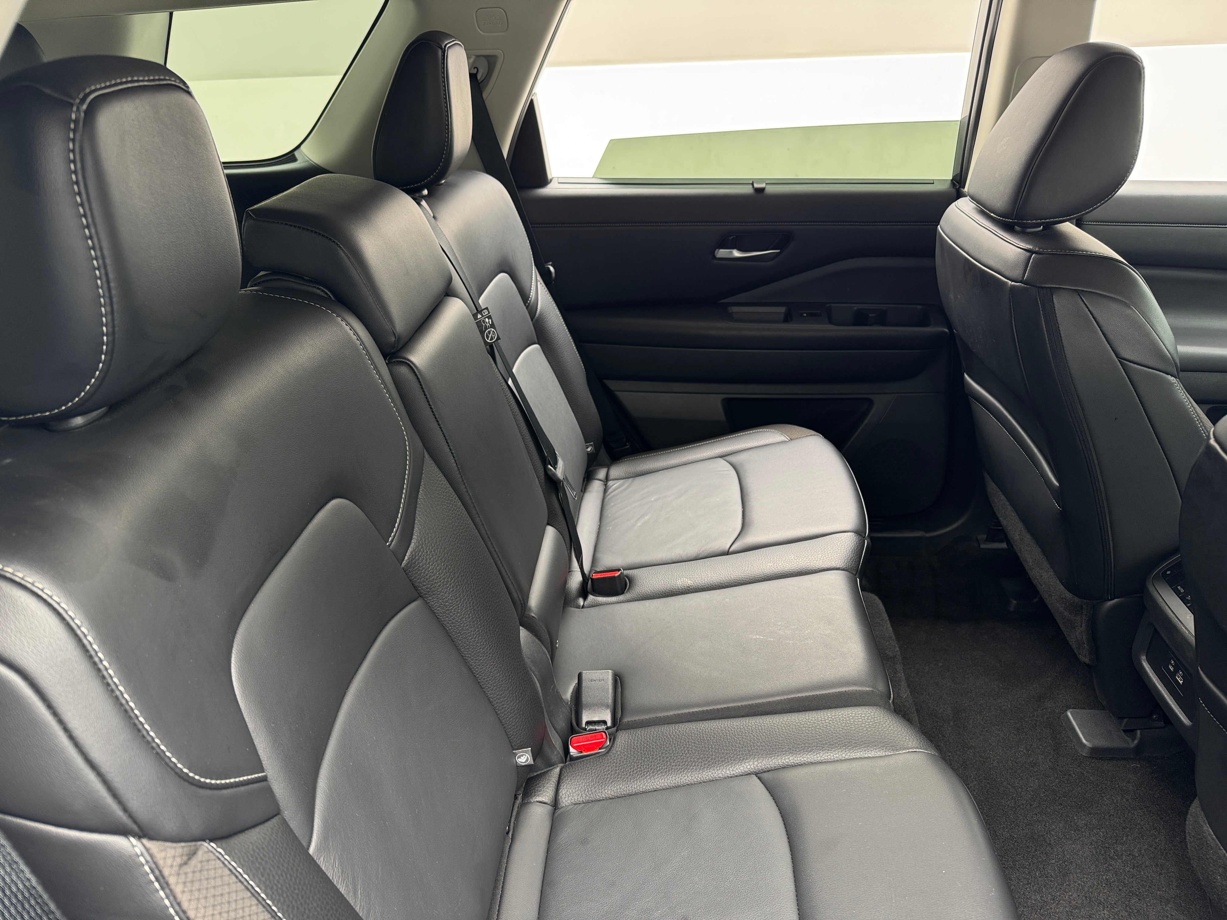 2024 Nissan Pathfinder SL 5
