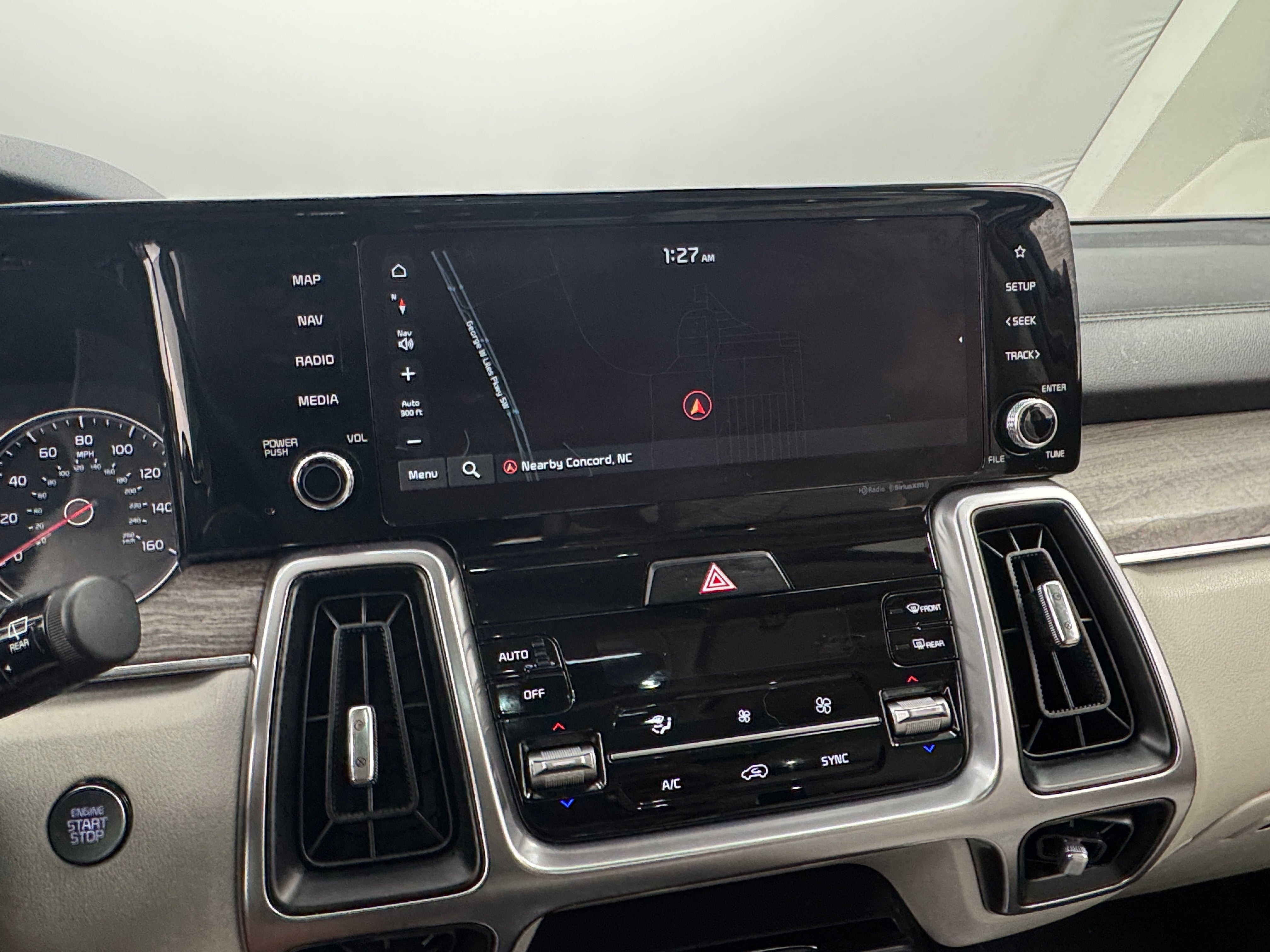 Thumbnail: 2023 Kia Sorento - 3