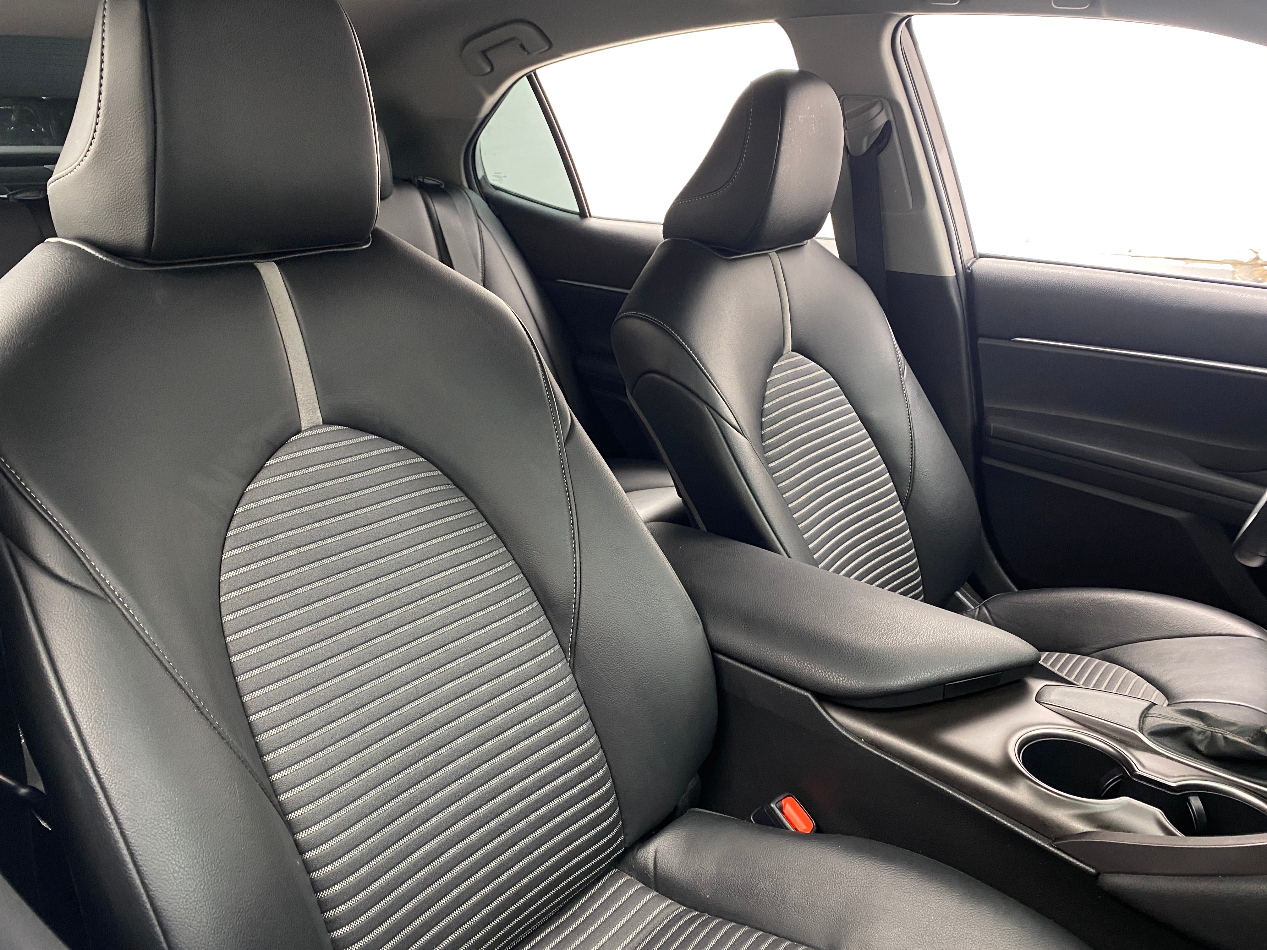 2021 Toyota Camry SE 2