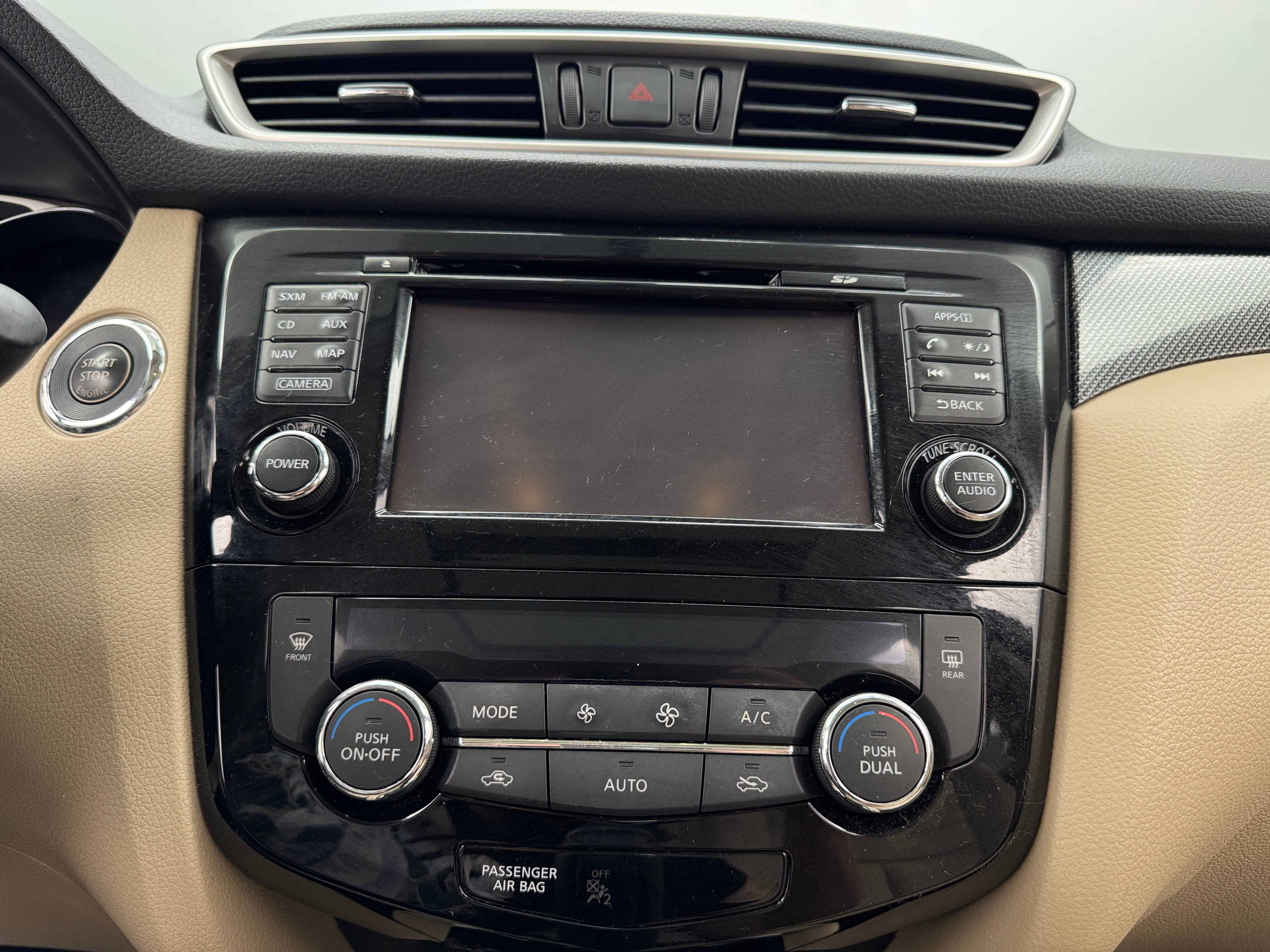 2016 Nissan Rogue SL 4