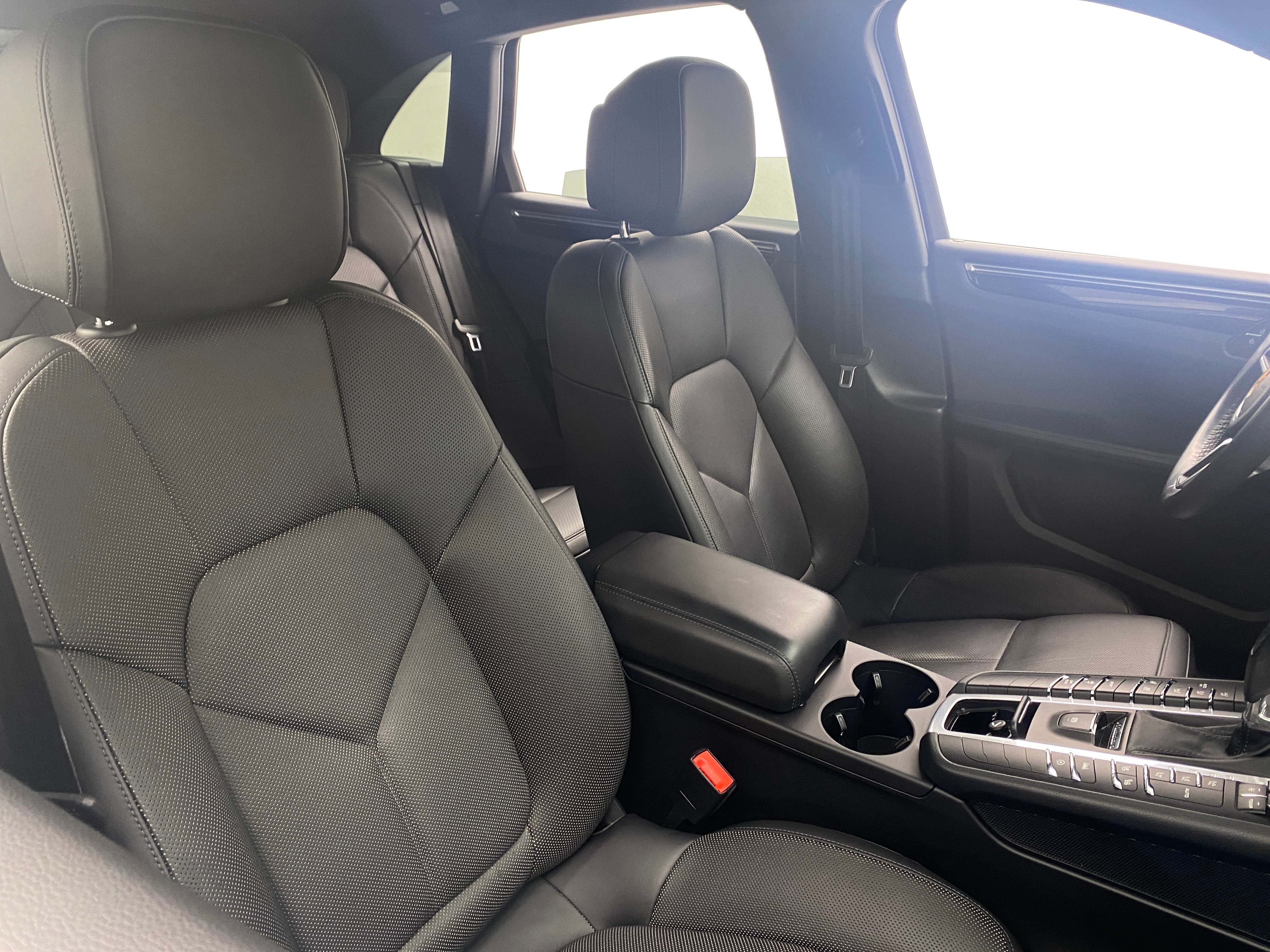 2019 Porsche Macan S 2