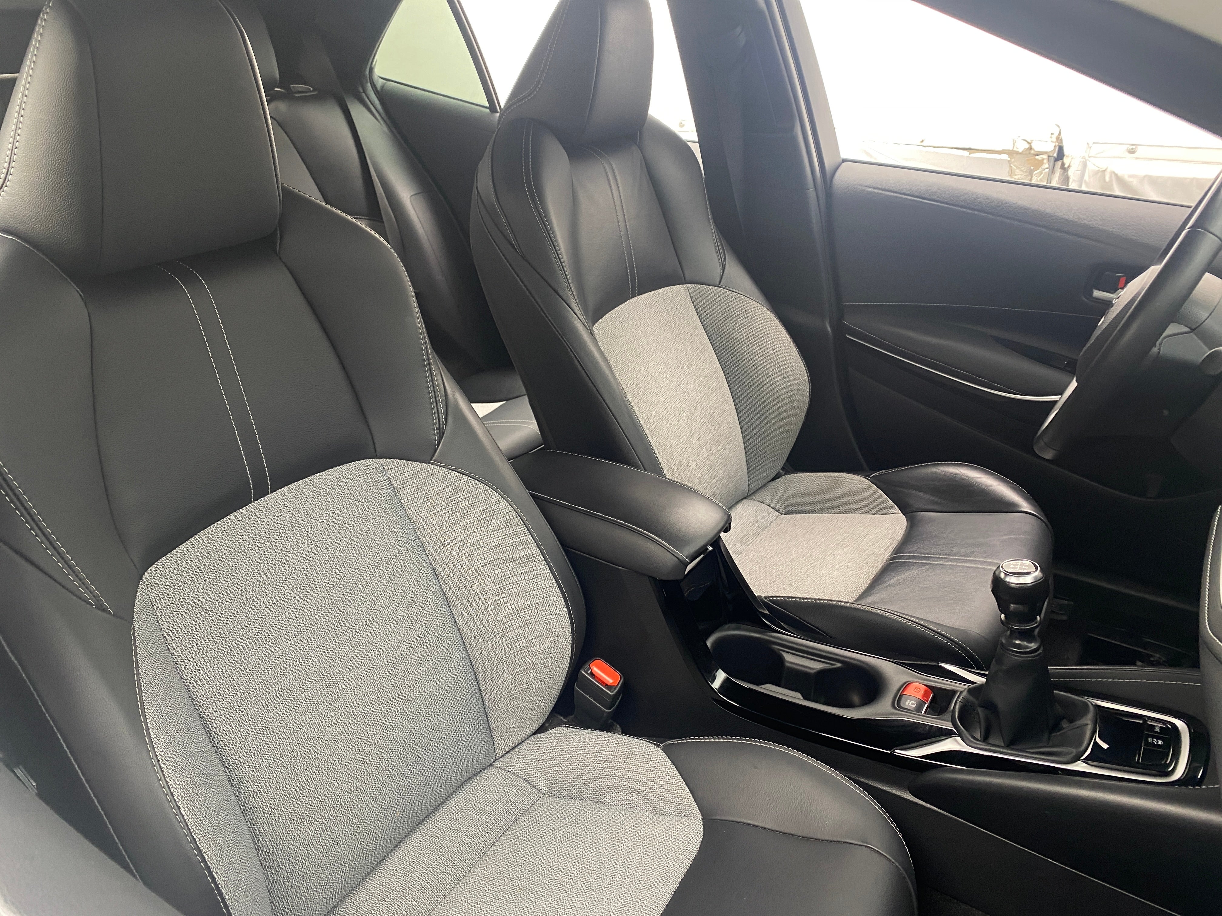 2021 Toyota Corolla XSE 2