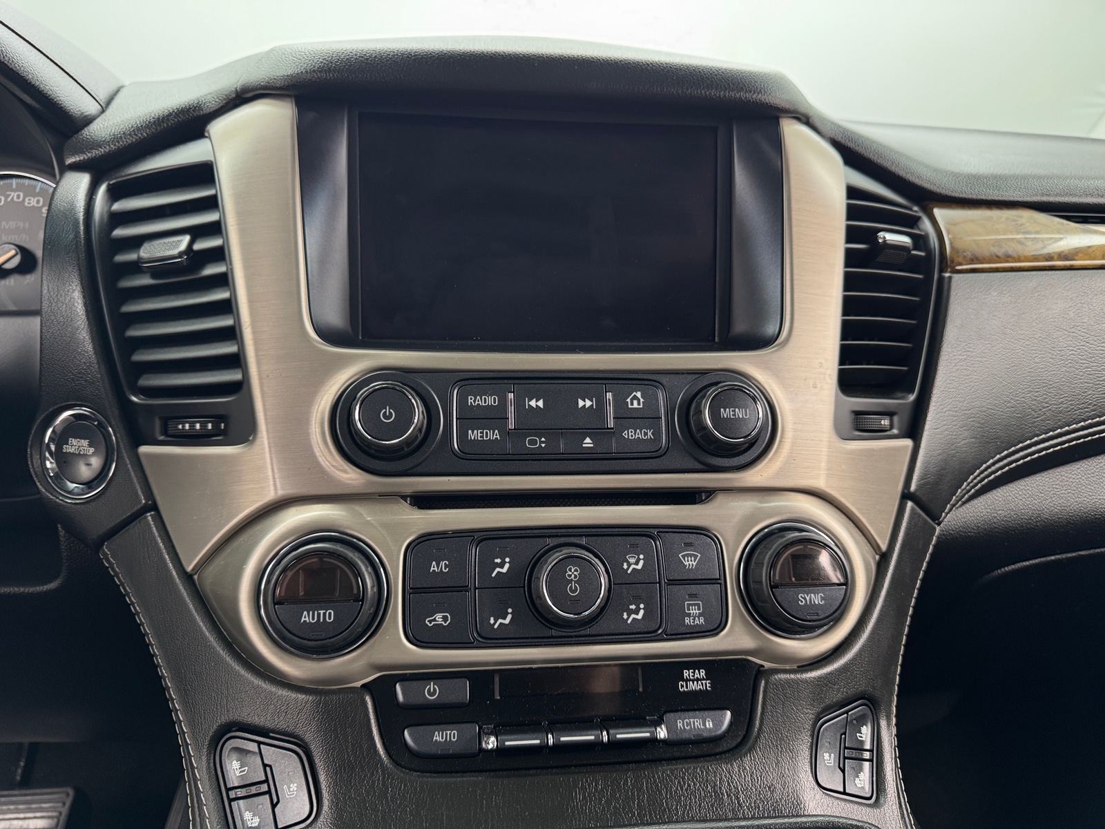 Thumbnail: 2017 GMC Yukon - 3
