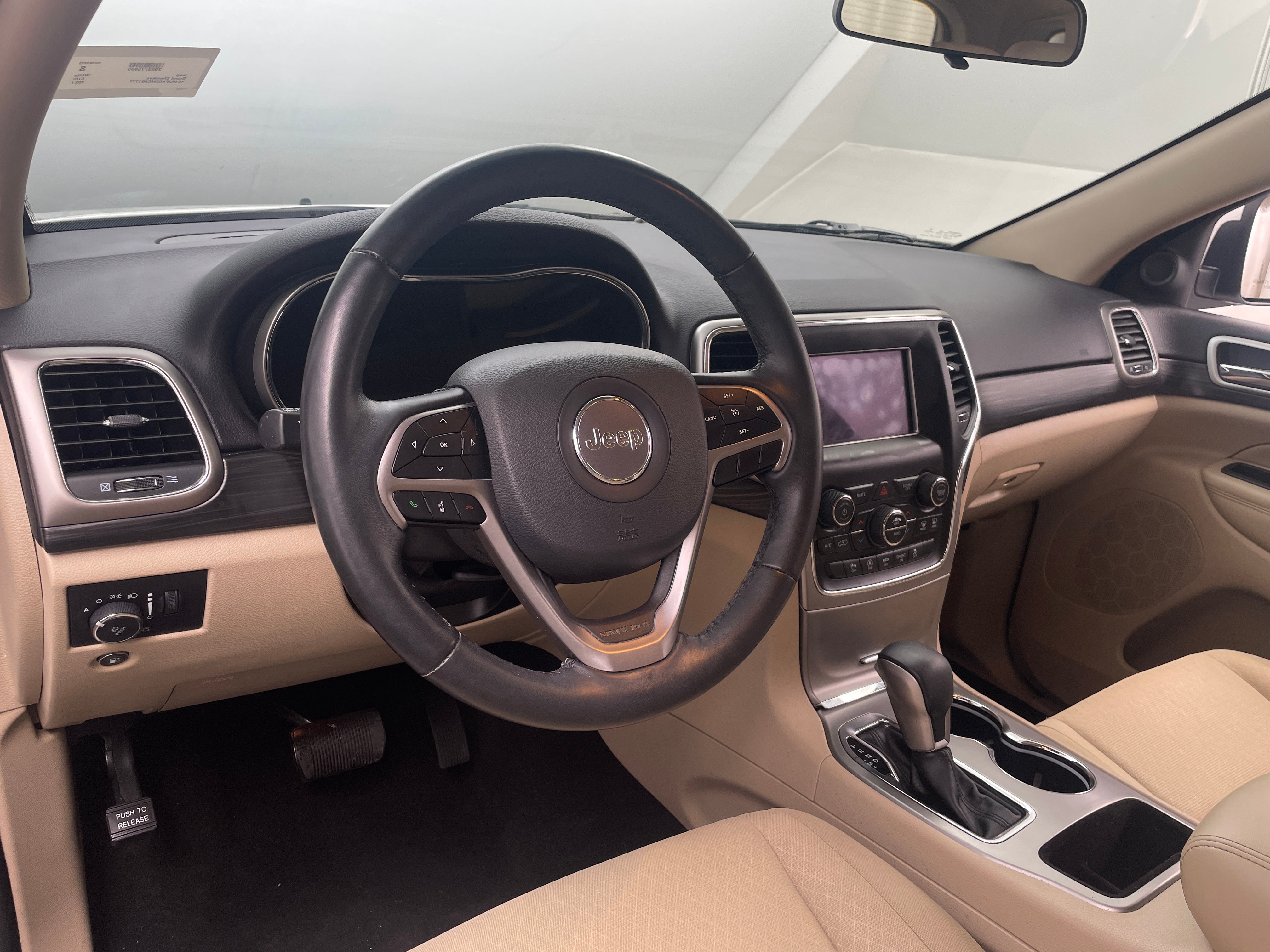 2021 Jeep Grand Cherokee Laredo 3
