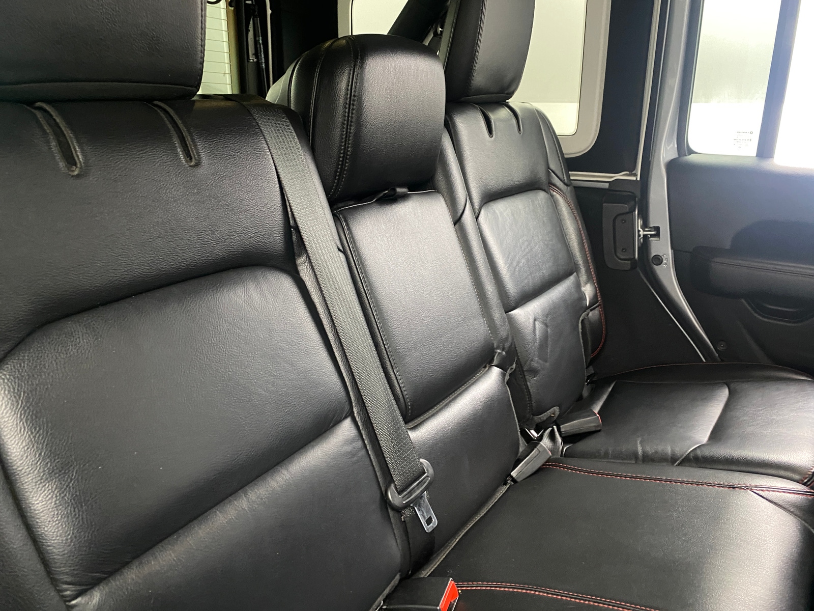 Thumbnail: 2019 Jeep Wrangler - 6