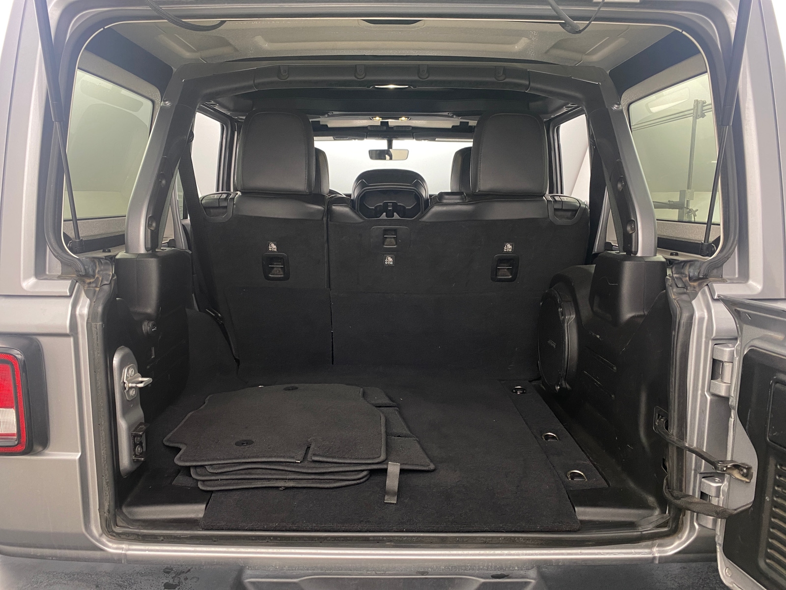 Thumbnail: 2019 Jeep Wrangler - 7