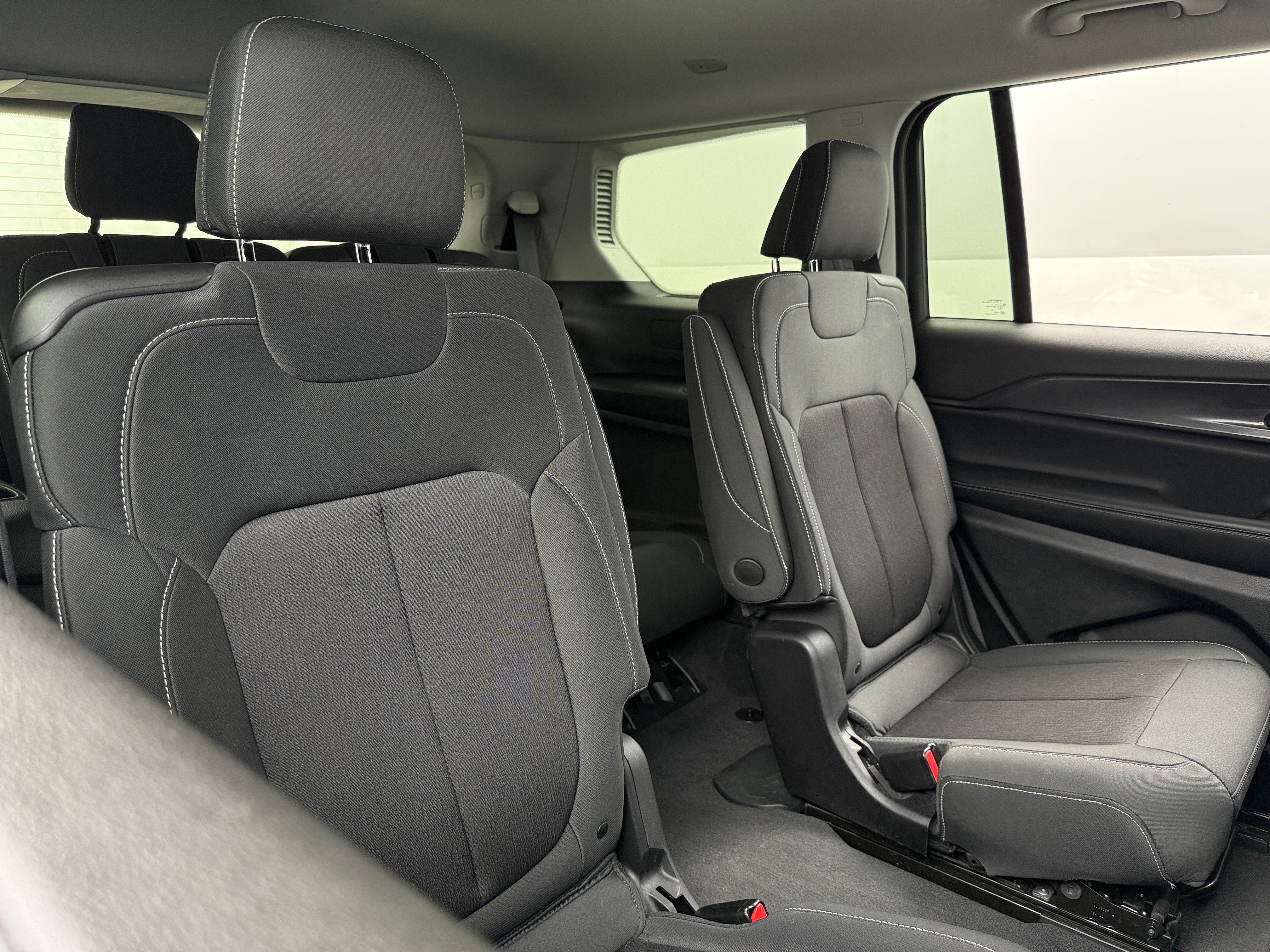 2023 Jeep Grand Cherokee L Laredo 6