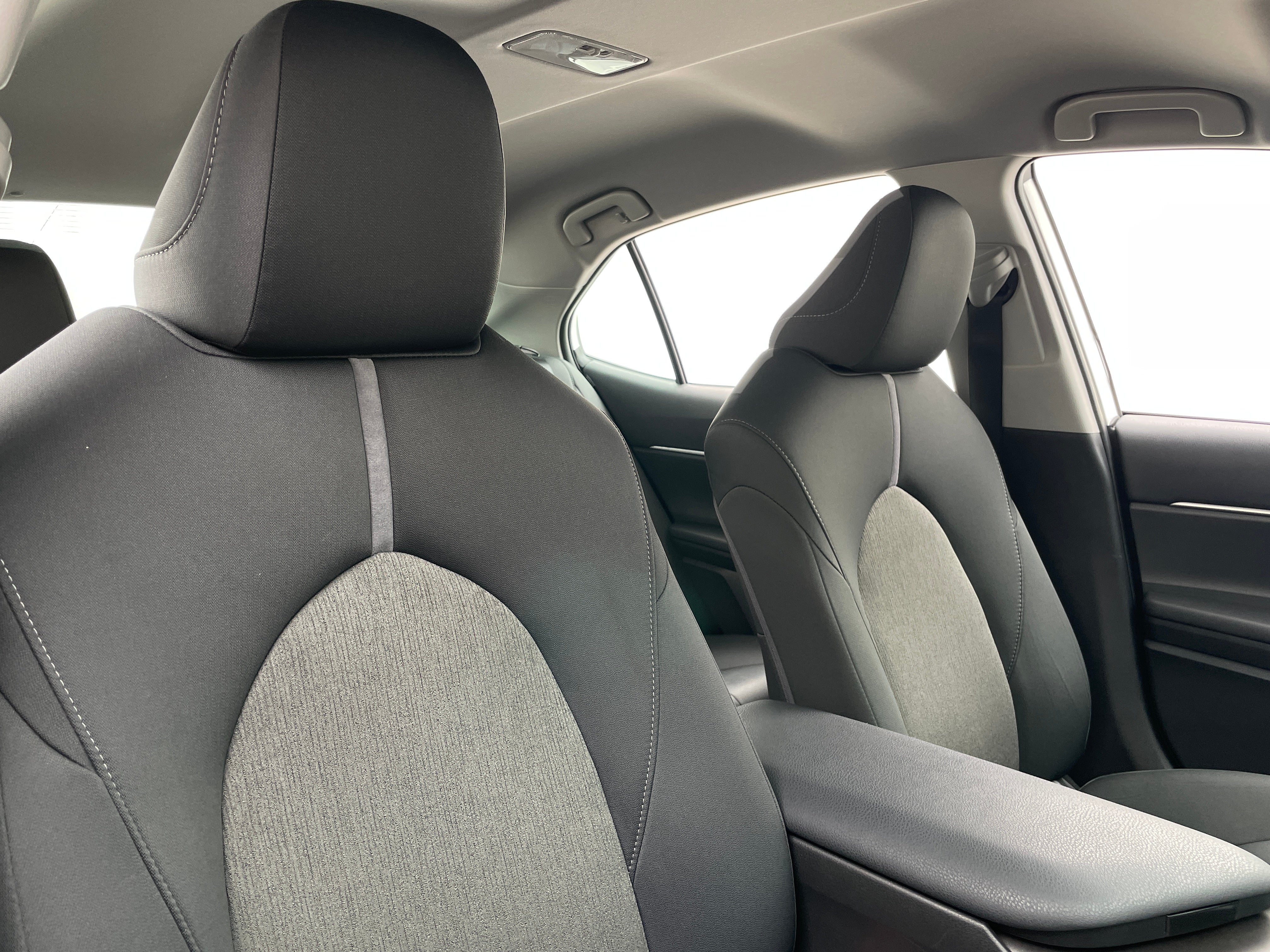 2022 Toyota Camry LE 2