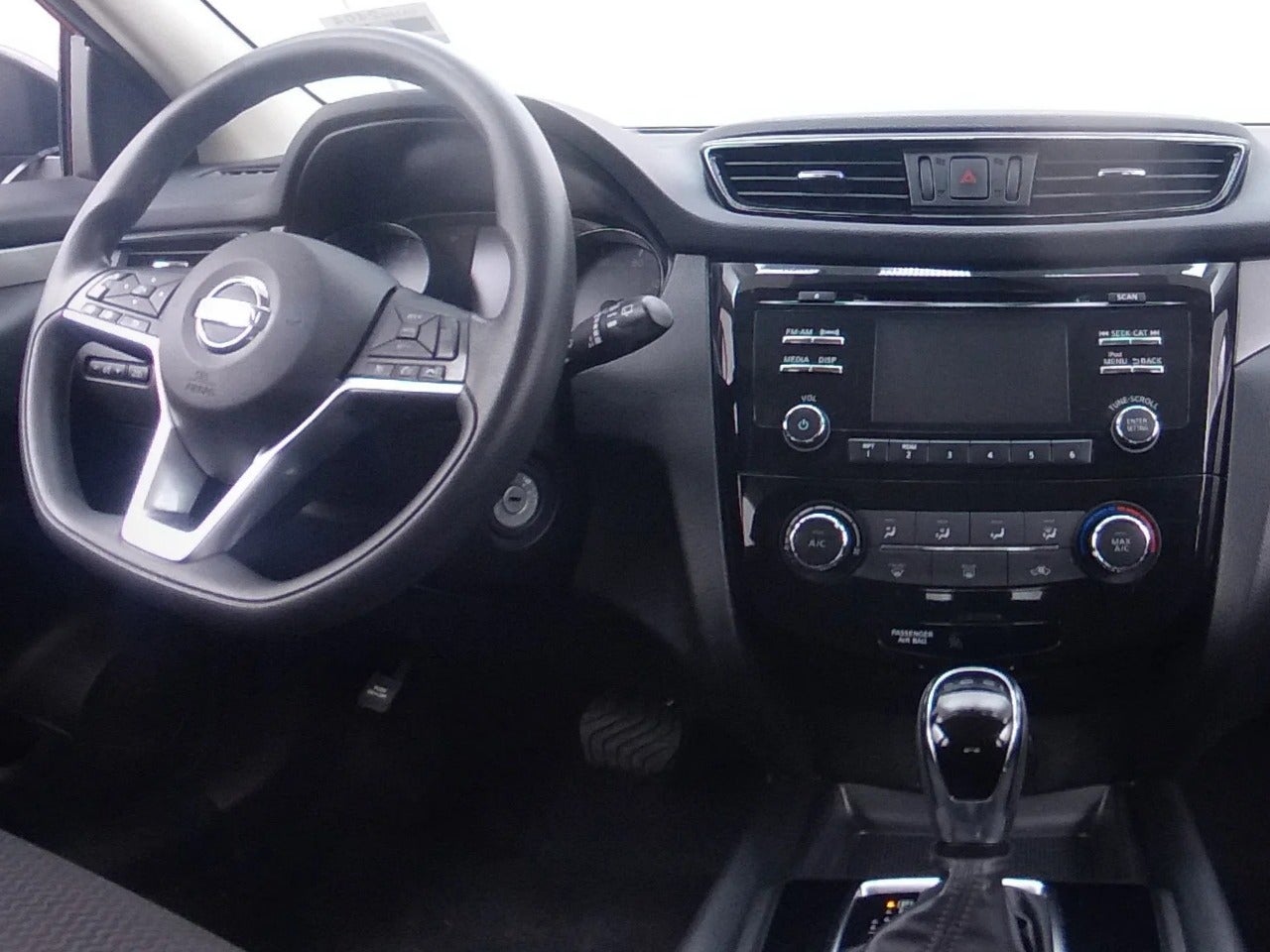 2017 Nissan Rogue Sport S 3