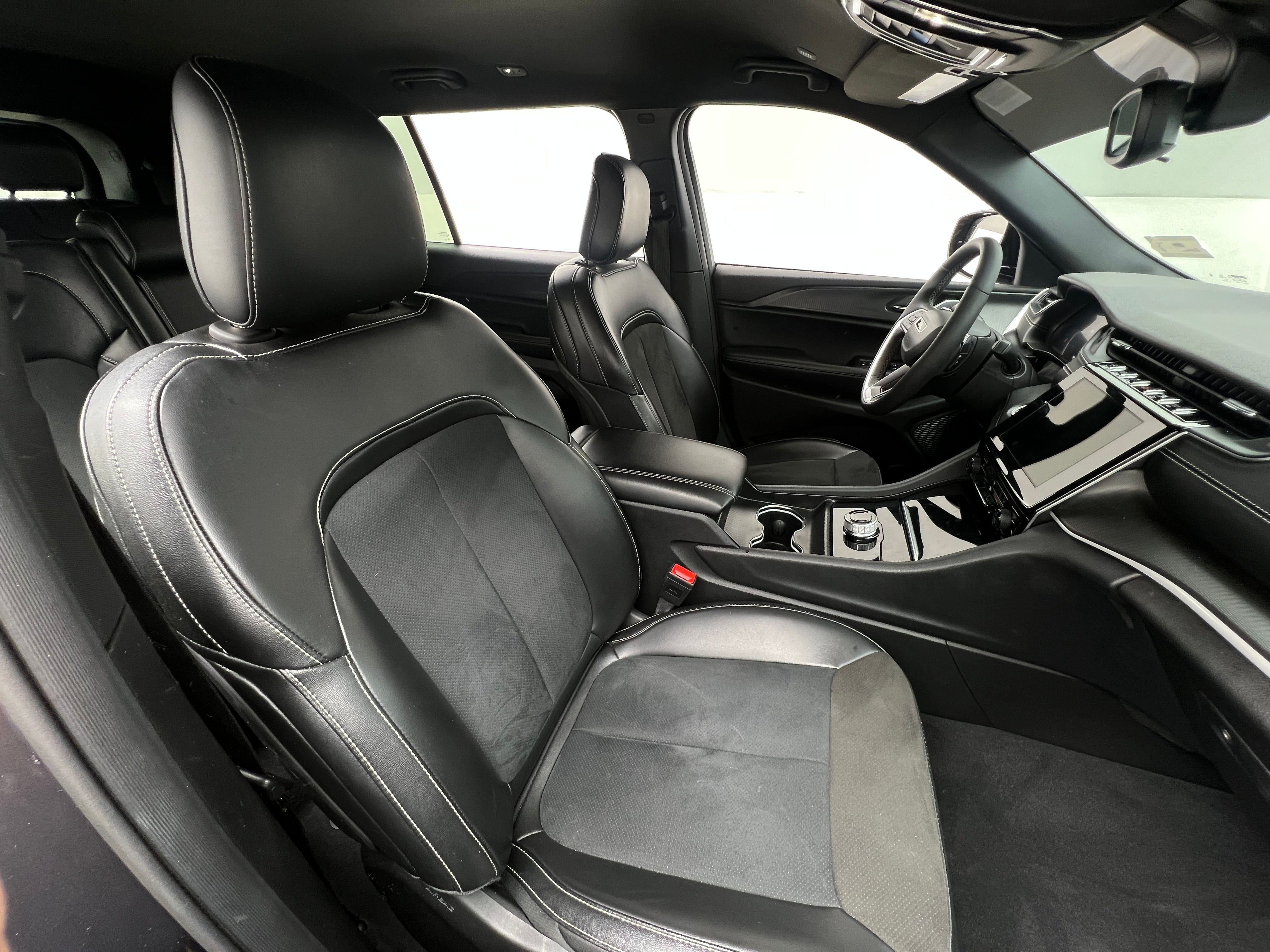 2024 Jeep Grand Cherokee L Altitude 2
