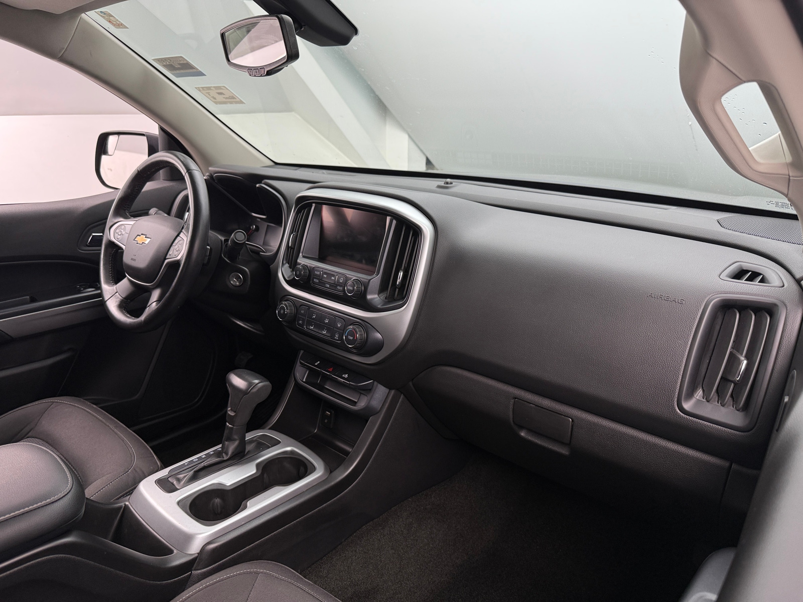 Thumbnail: 2017 Chevrolet Colorado - 3