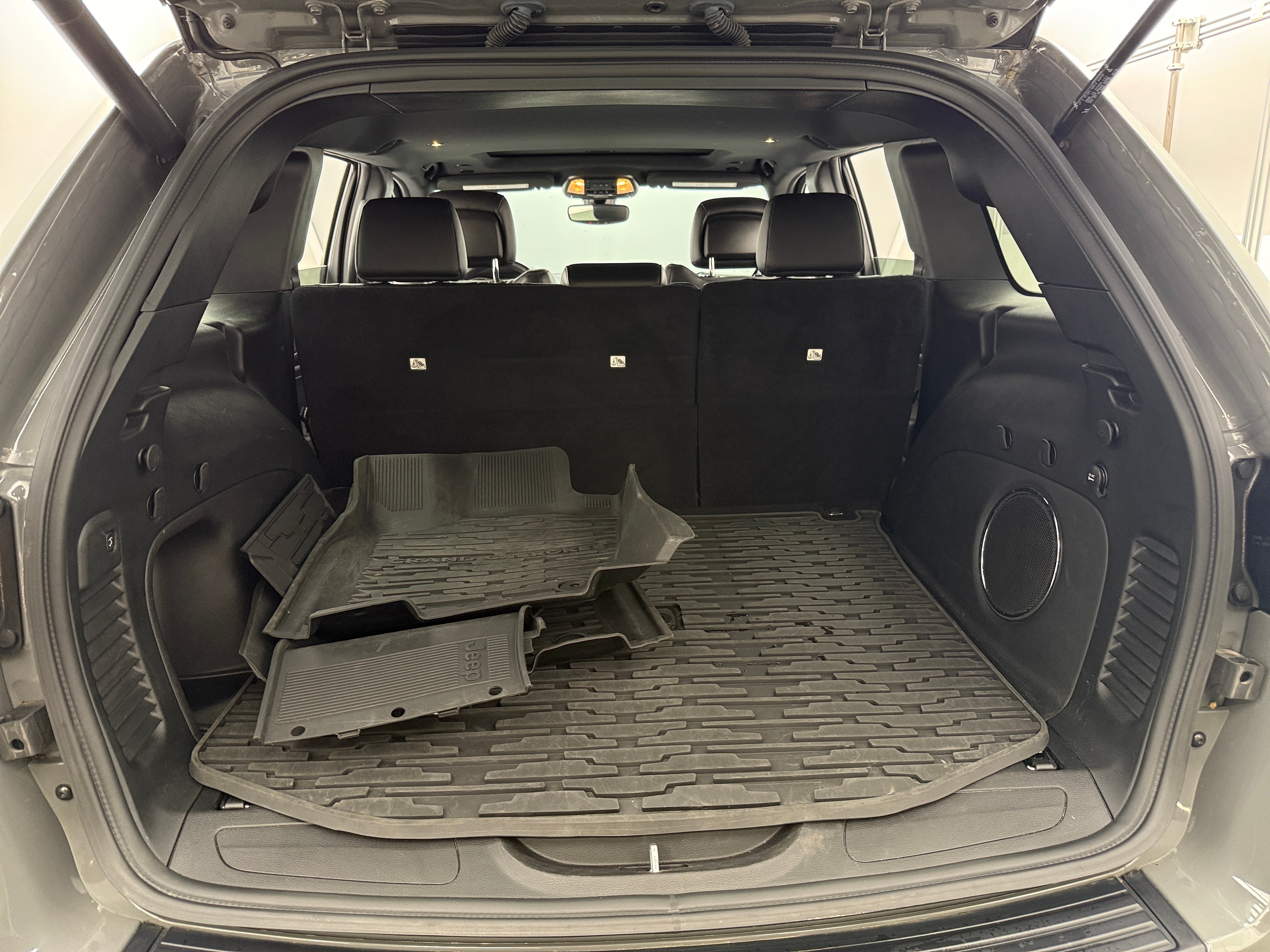 2022 Jeep Grand Cherokee Laredo 6