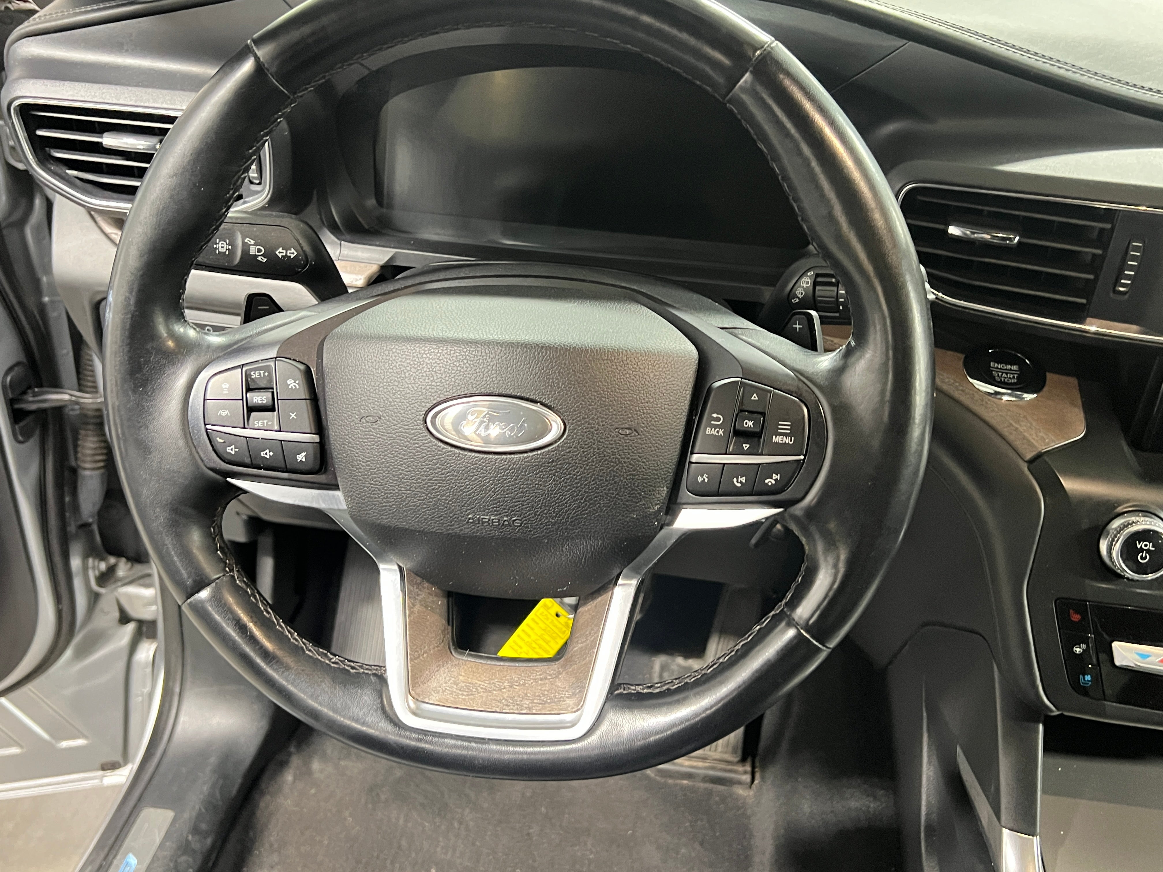 2020 Ford Explorer Platinum 4