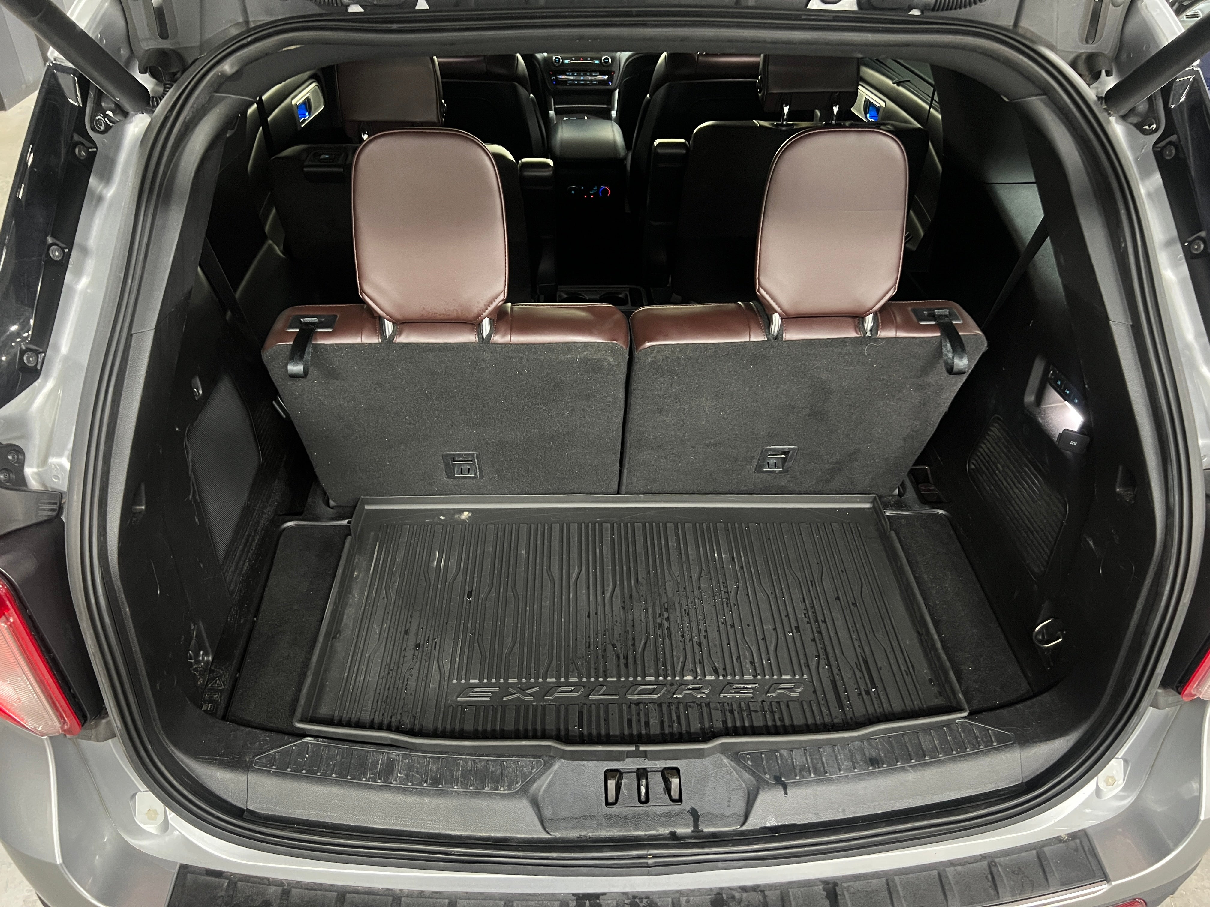 2020 Ford Explorer Platinum 6
