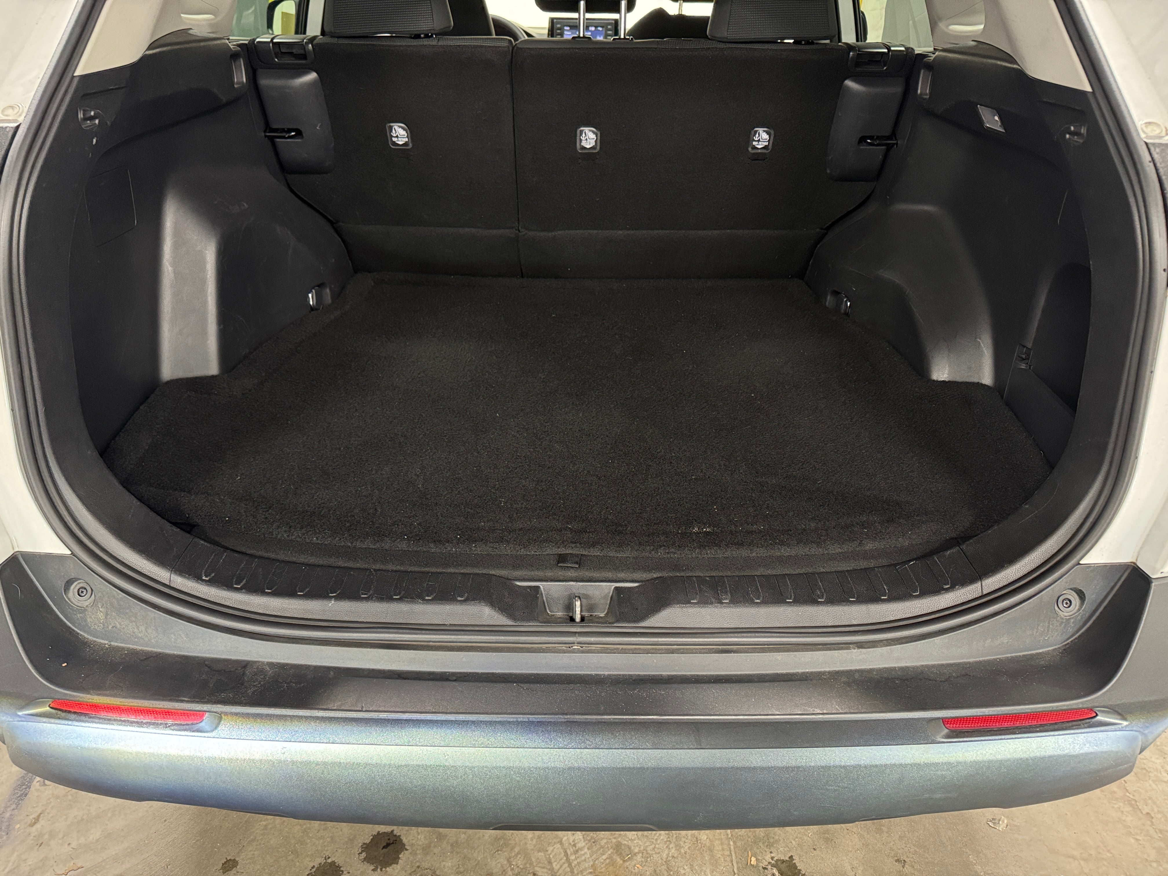 2021 Toyota RAV4 LE 7