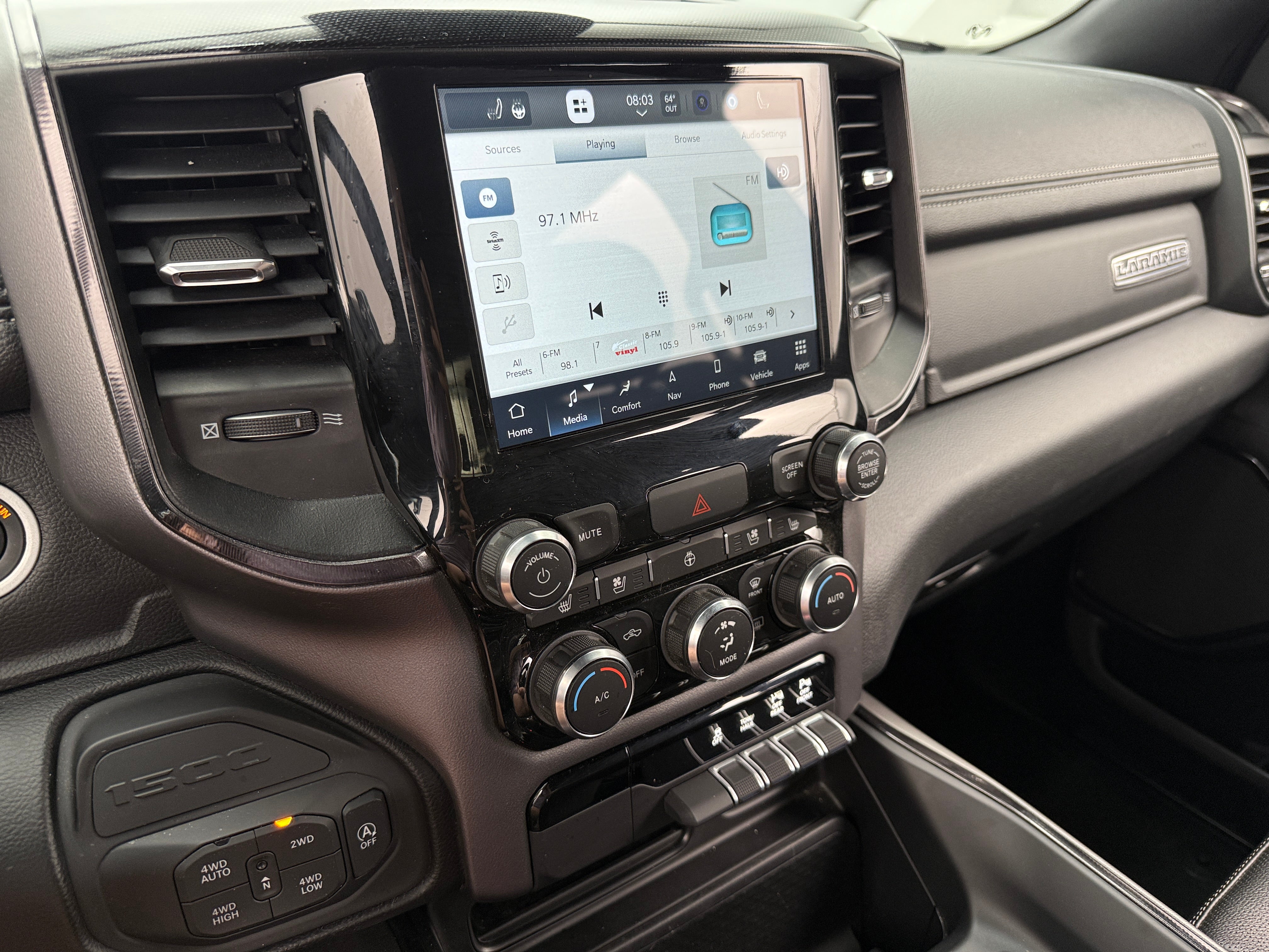 2022 RAM 1500 Laramie 3