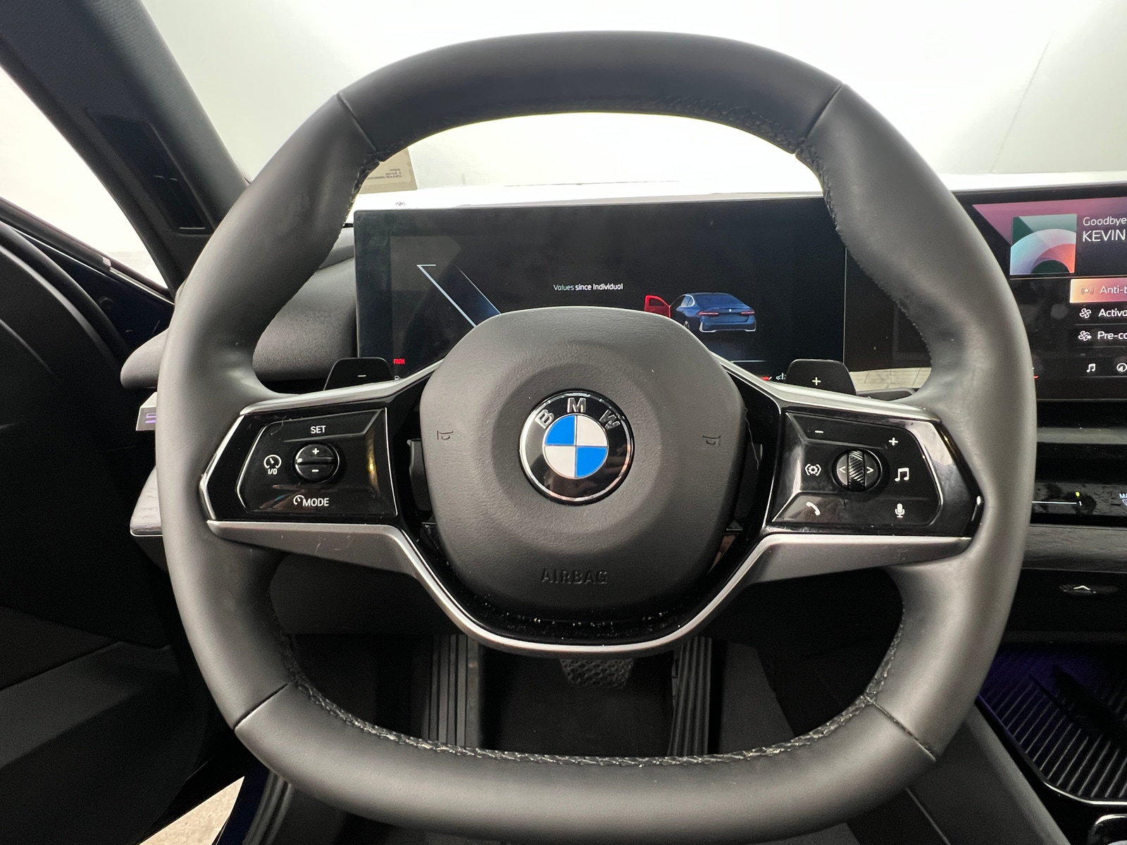 Thumbnail: 2024 BMW 5 Series - 4