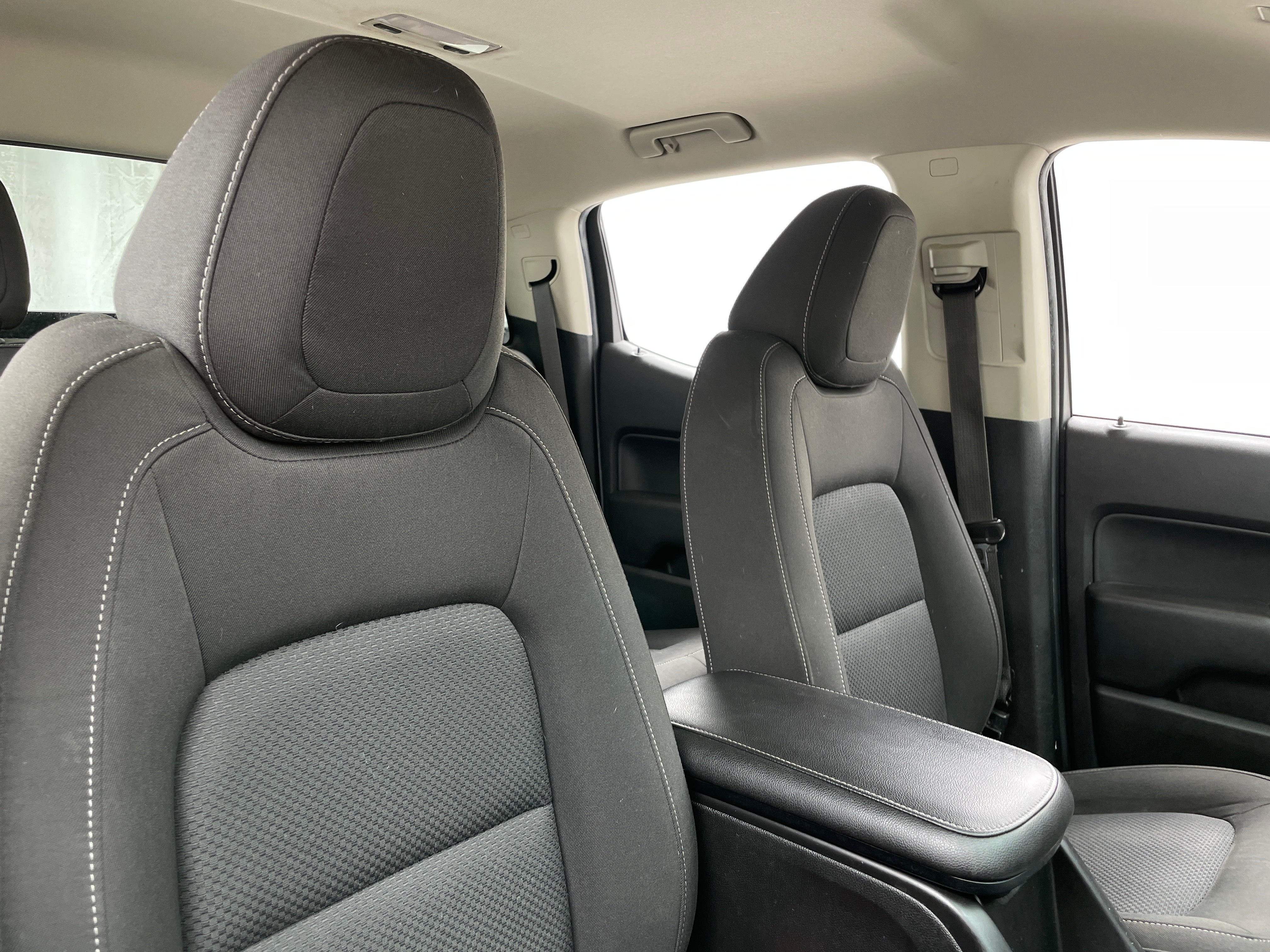 2017 Chevrolet Colorado LT 2