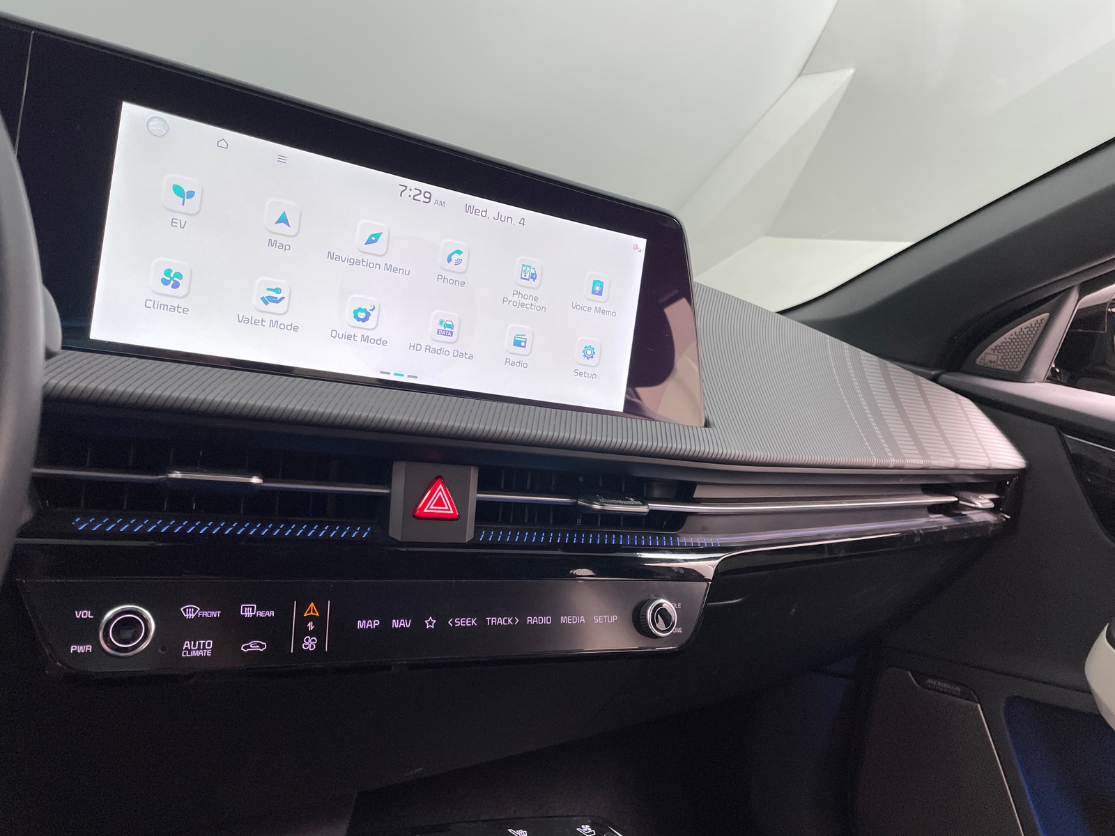 Thumbnail: 2022 Kia EV6 - 3