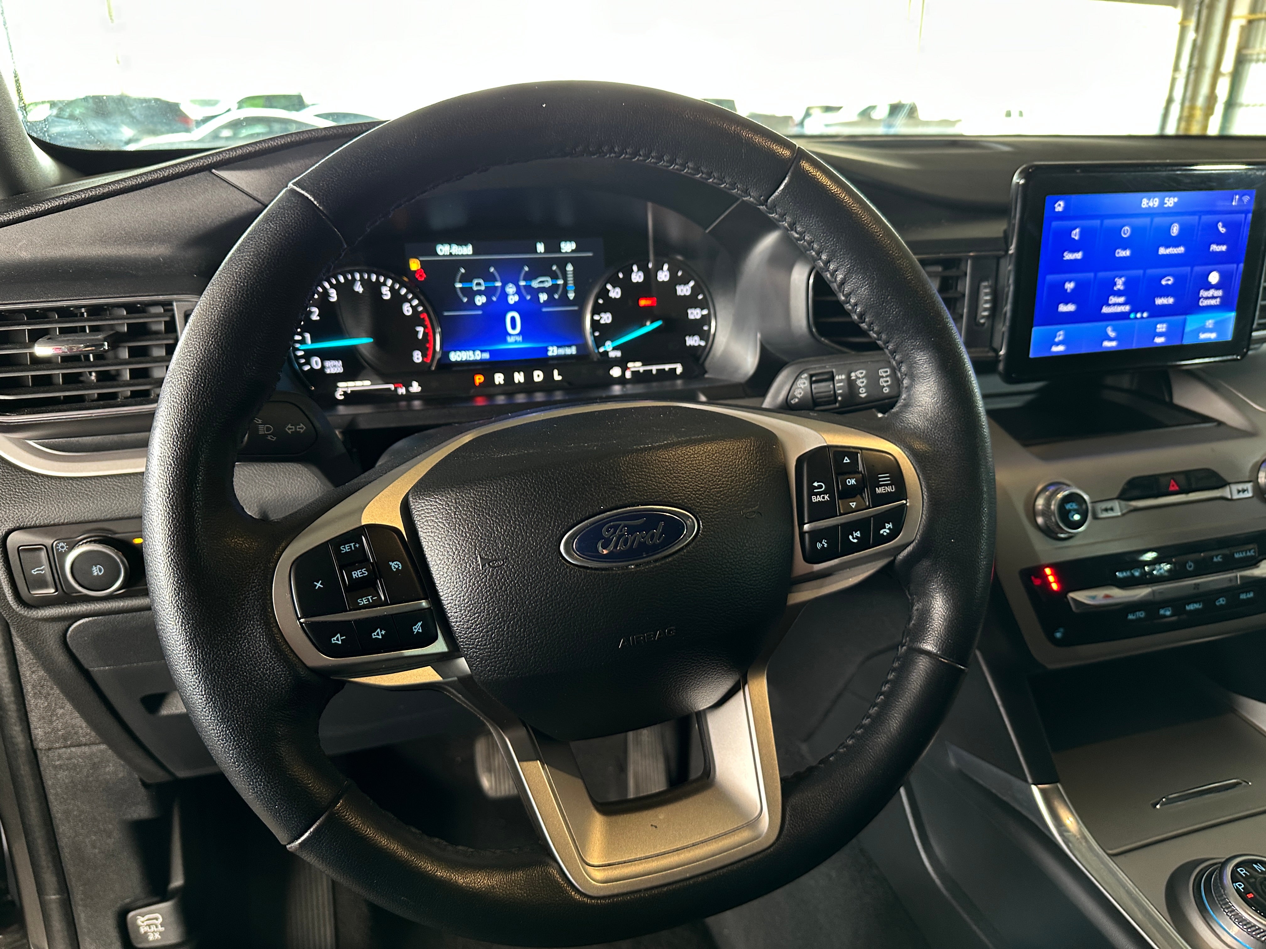 2023 Ford Explorer XLT 4