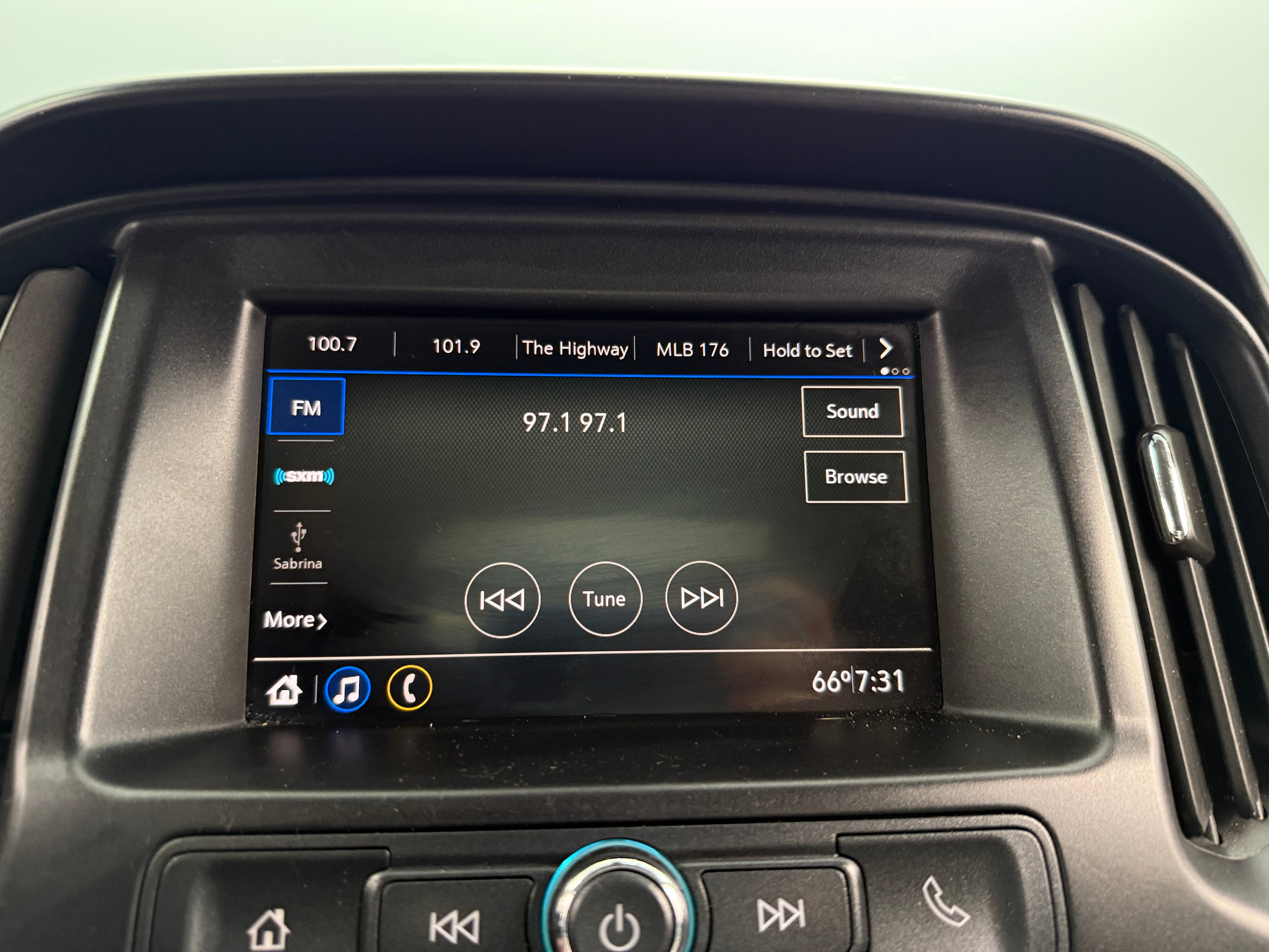 2021 GMC Canyon Elevation Standard 4