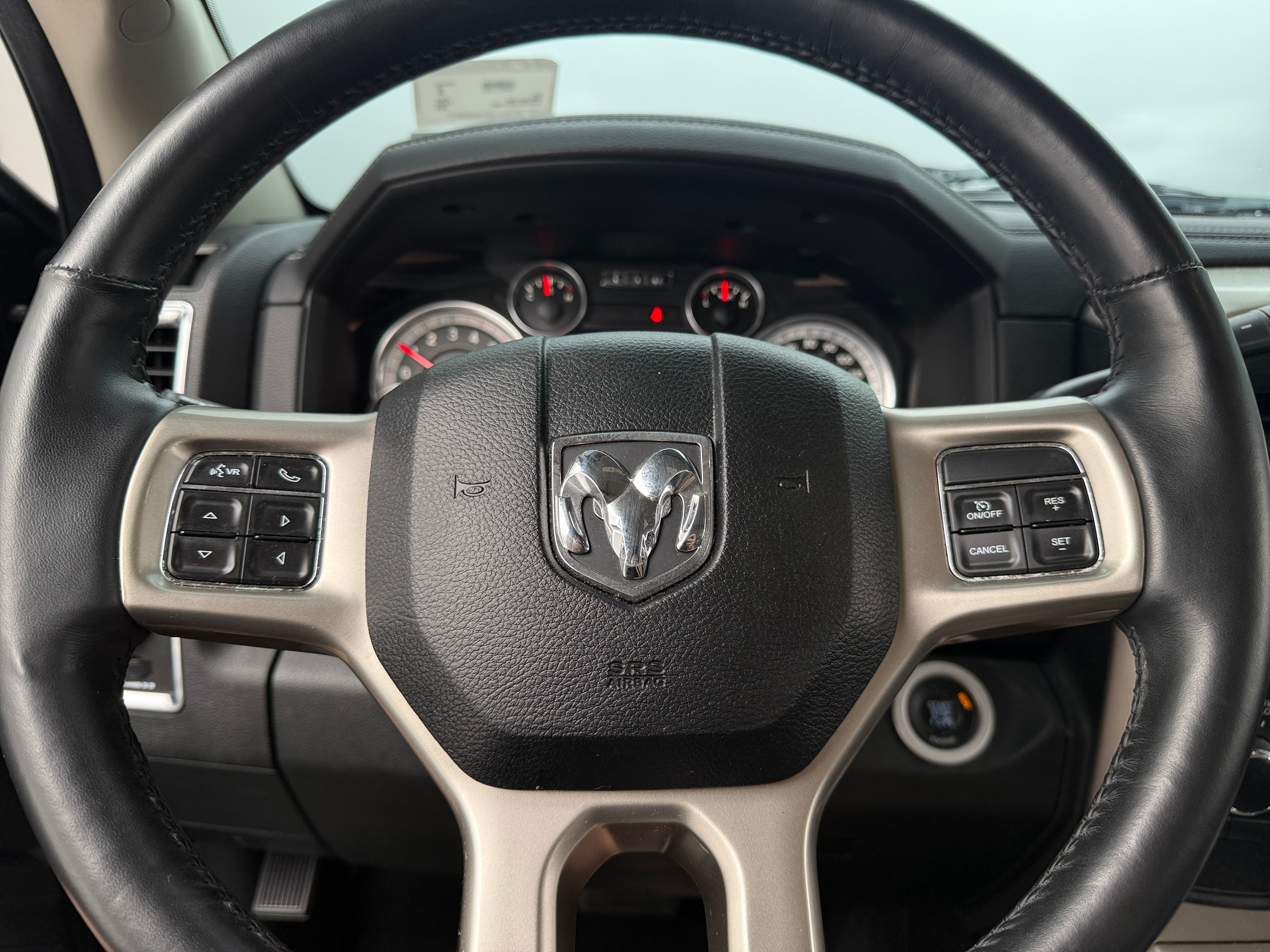 2016 RAM 3500 Laramie 4