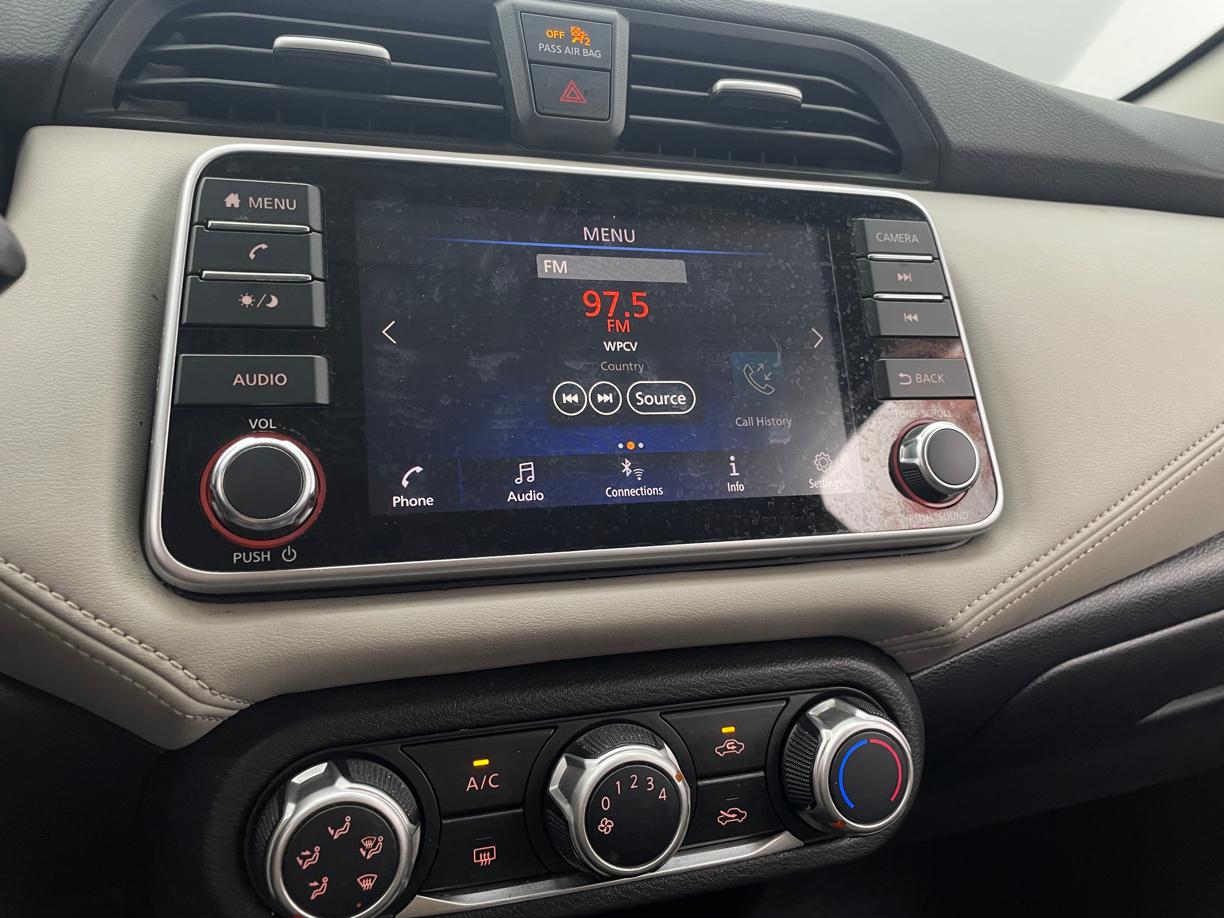 2020 Nissan Versa SV 4