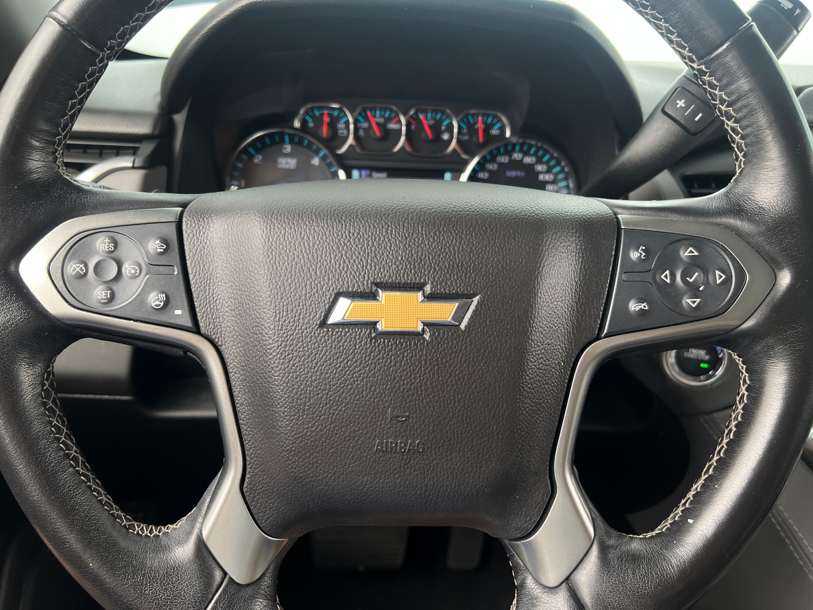 Thumbnail: 2019 Chevrolet Tahoe - 4