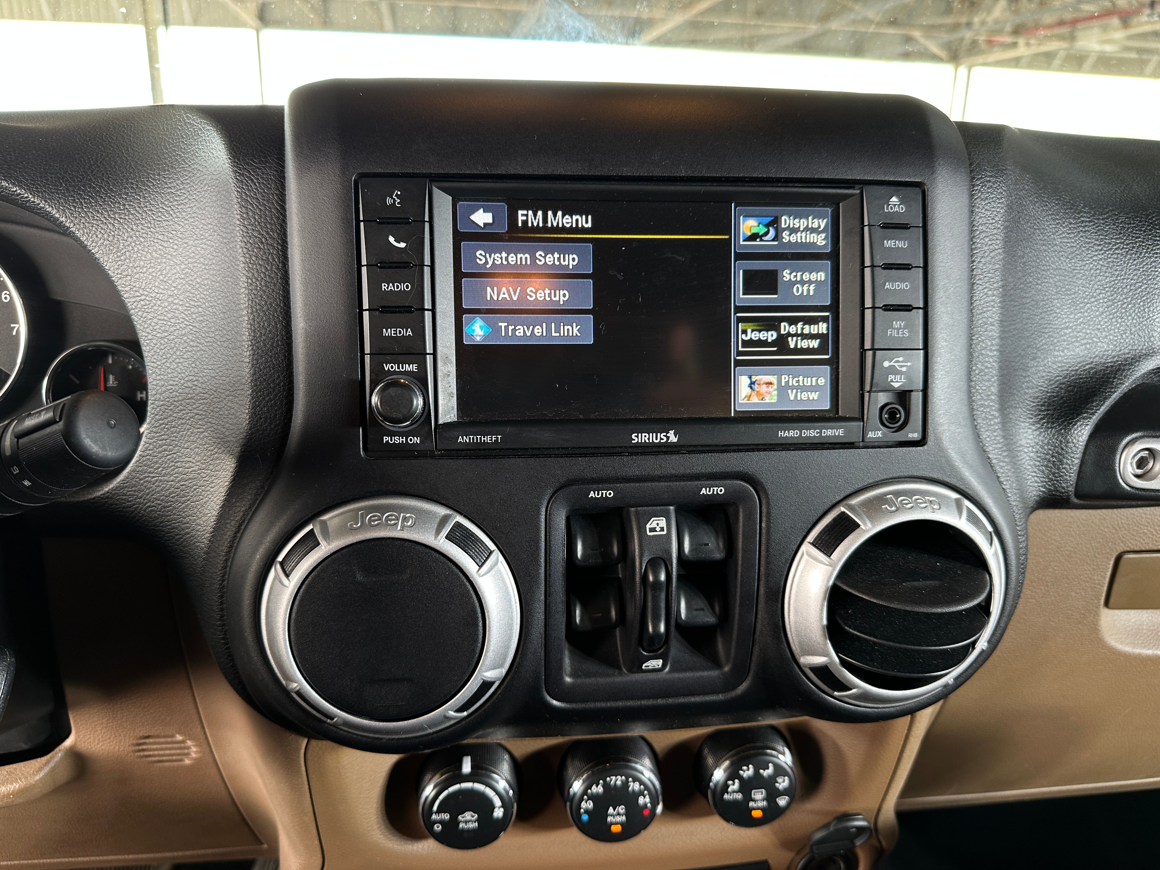 2016 Jeep Wrangler Unlimited Sahara 3