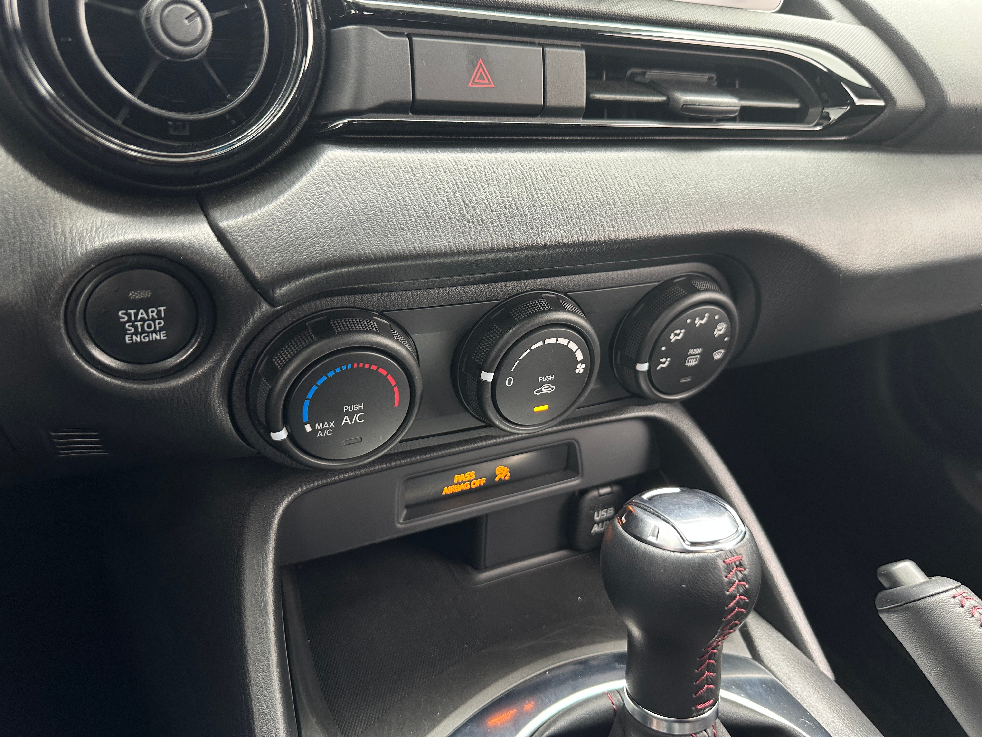 2016 Mazda MX-5 Miata Sport 4