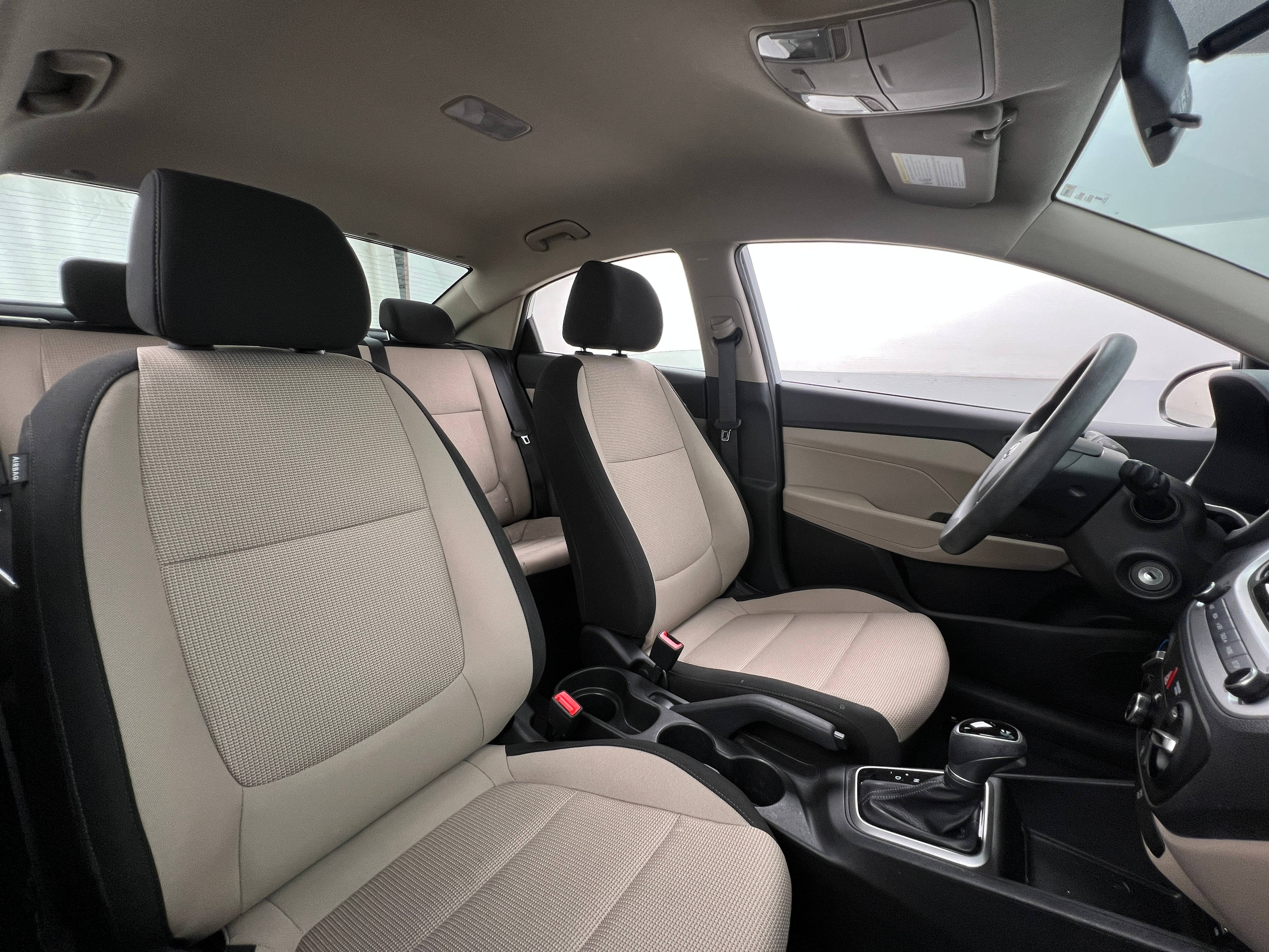 2022 Hyundai Accent SE 2