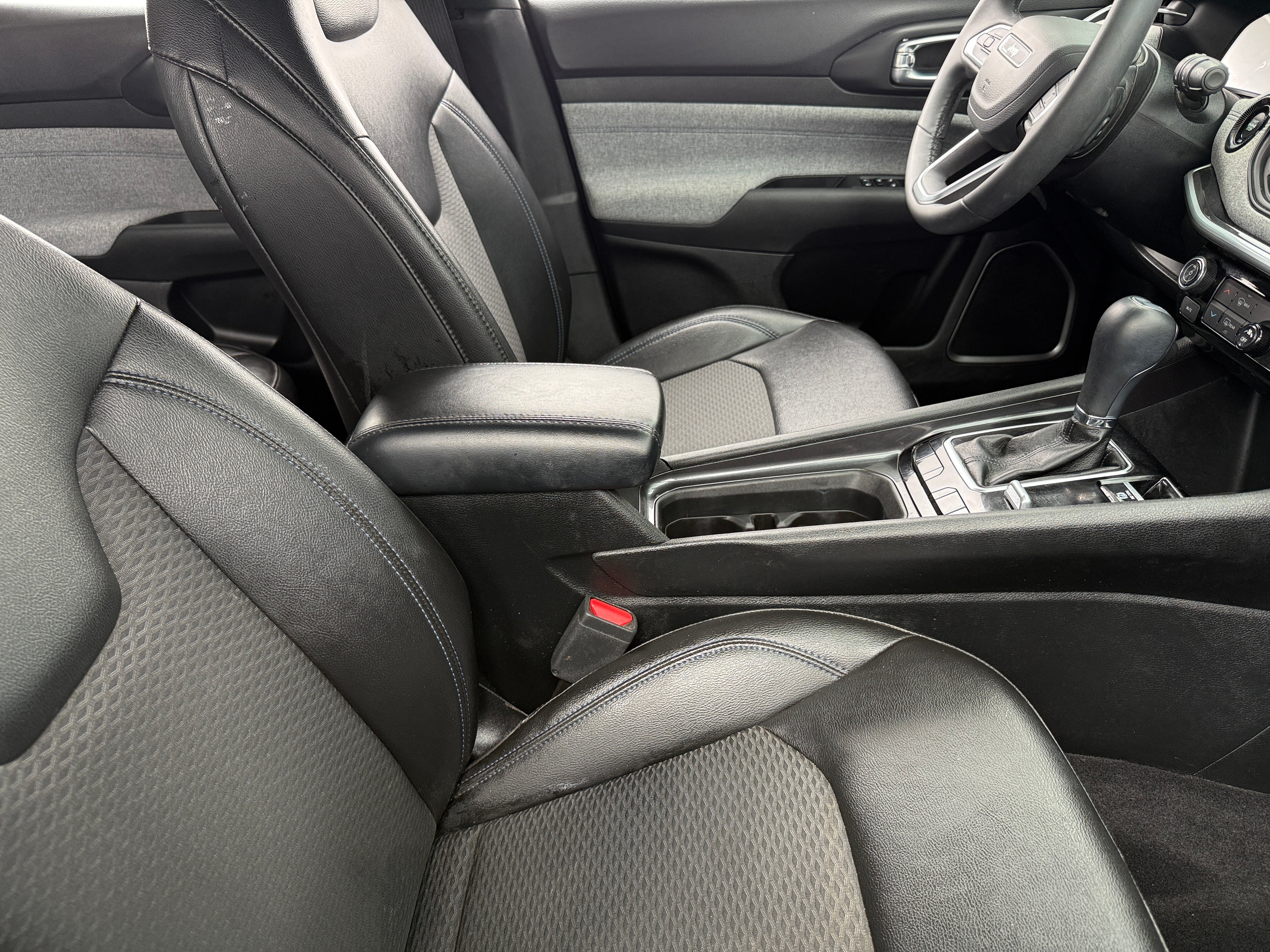 2023 Jeep Compass Latitude 2
