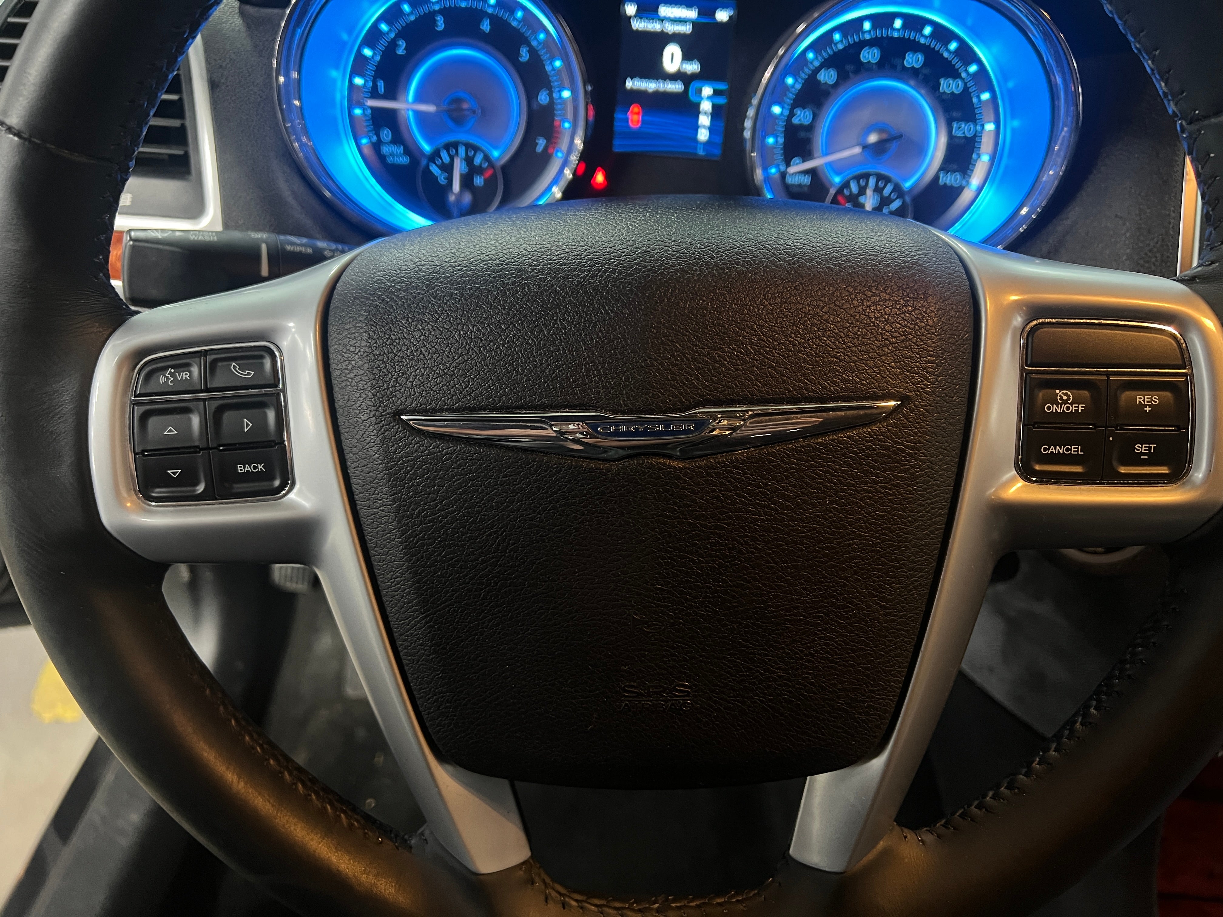 2014 Chrysler 300  4