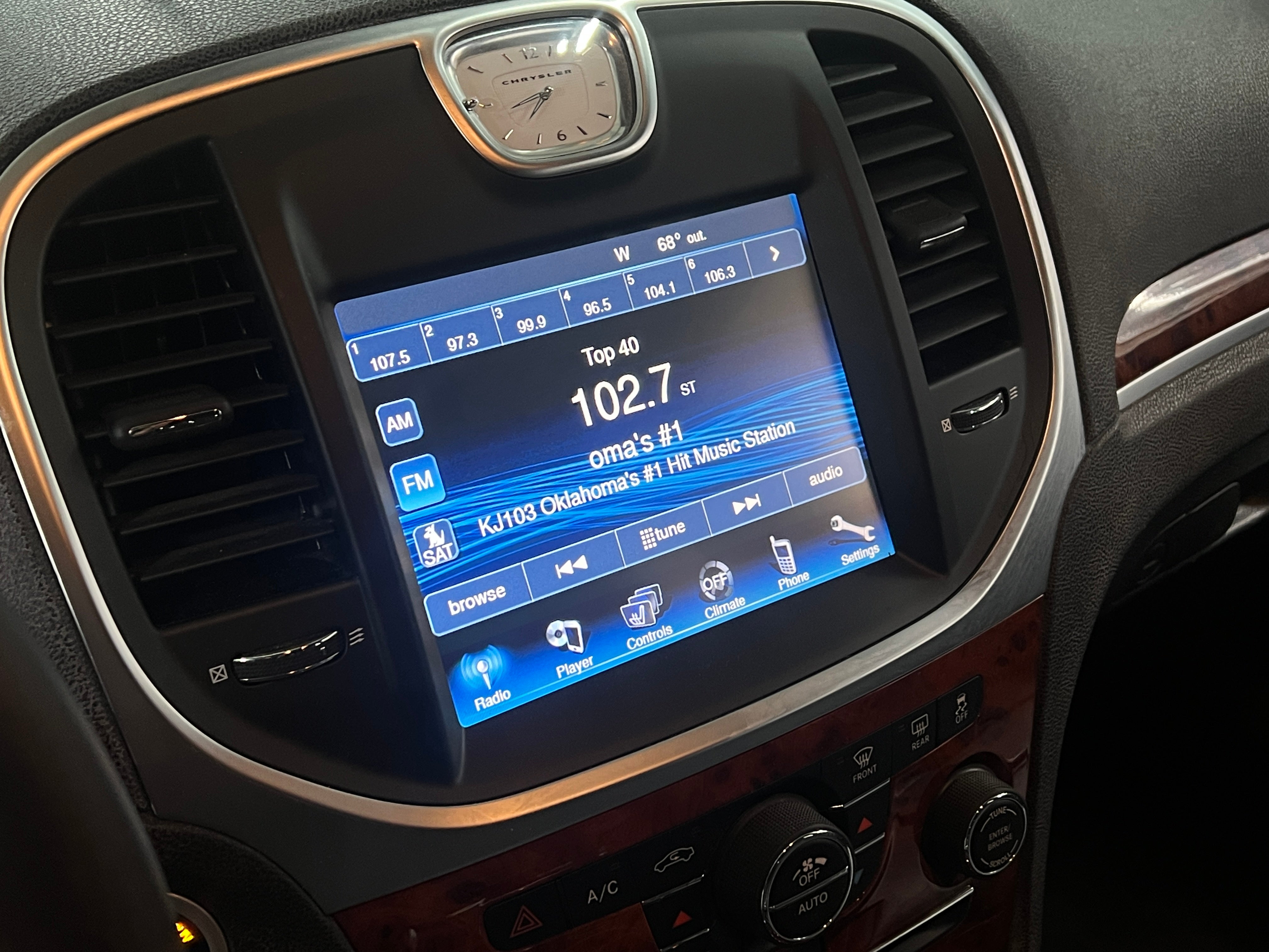 2014 Chrysler 300  3