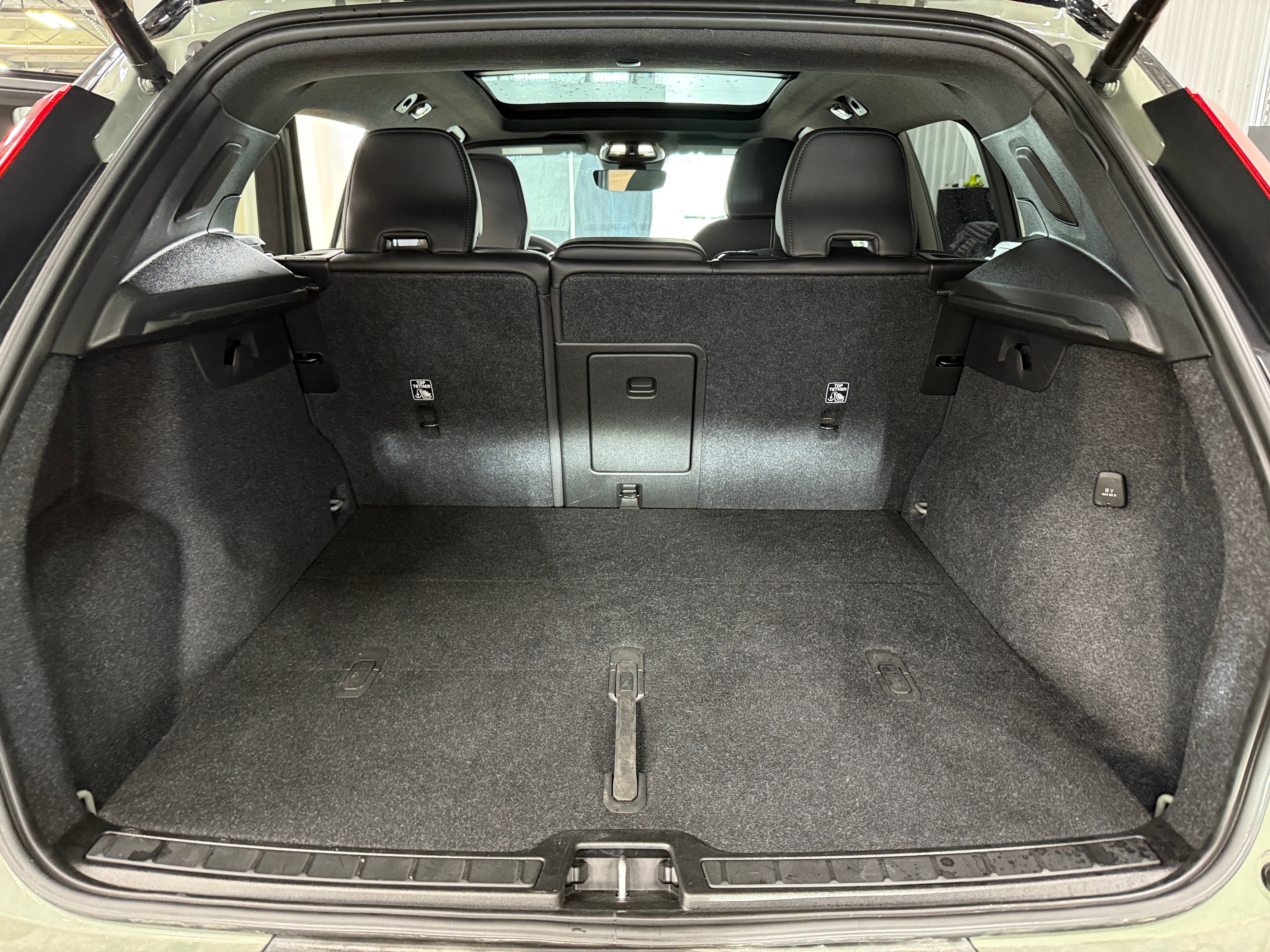 2022 Volvo XC40 Recharge Ultimate 6