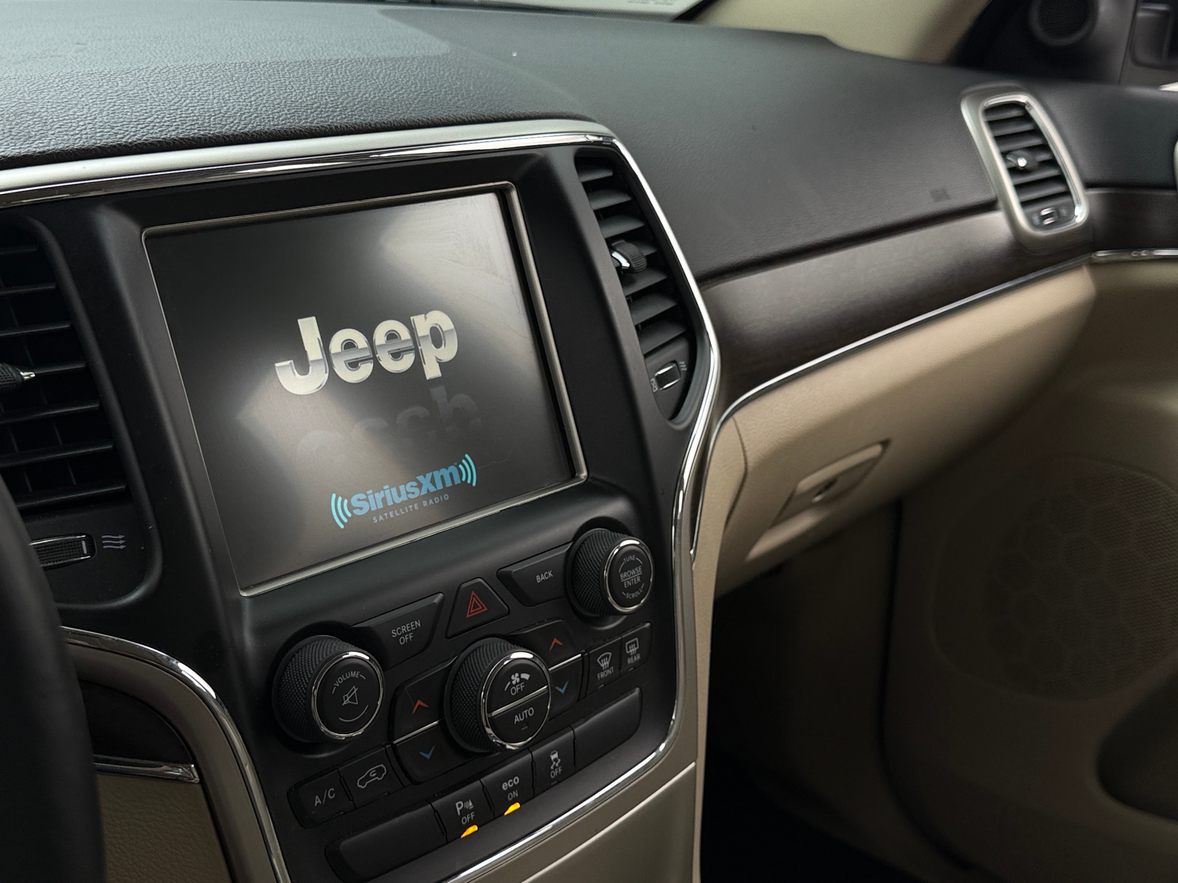 2015 Jeep Grand Cherokee Limited Edition 3