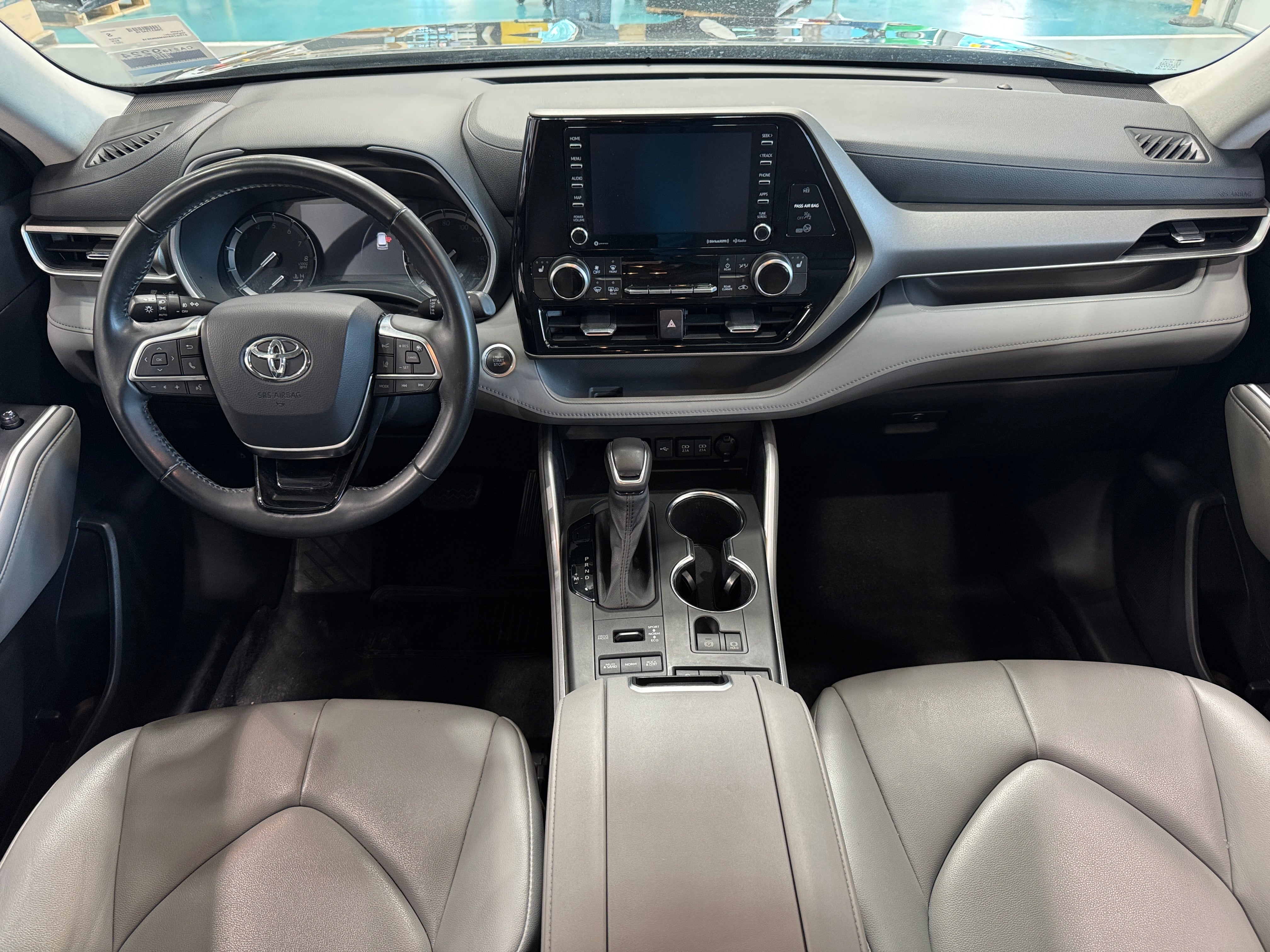 2021 Toyota Highlander XLE 2
