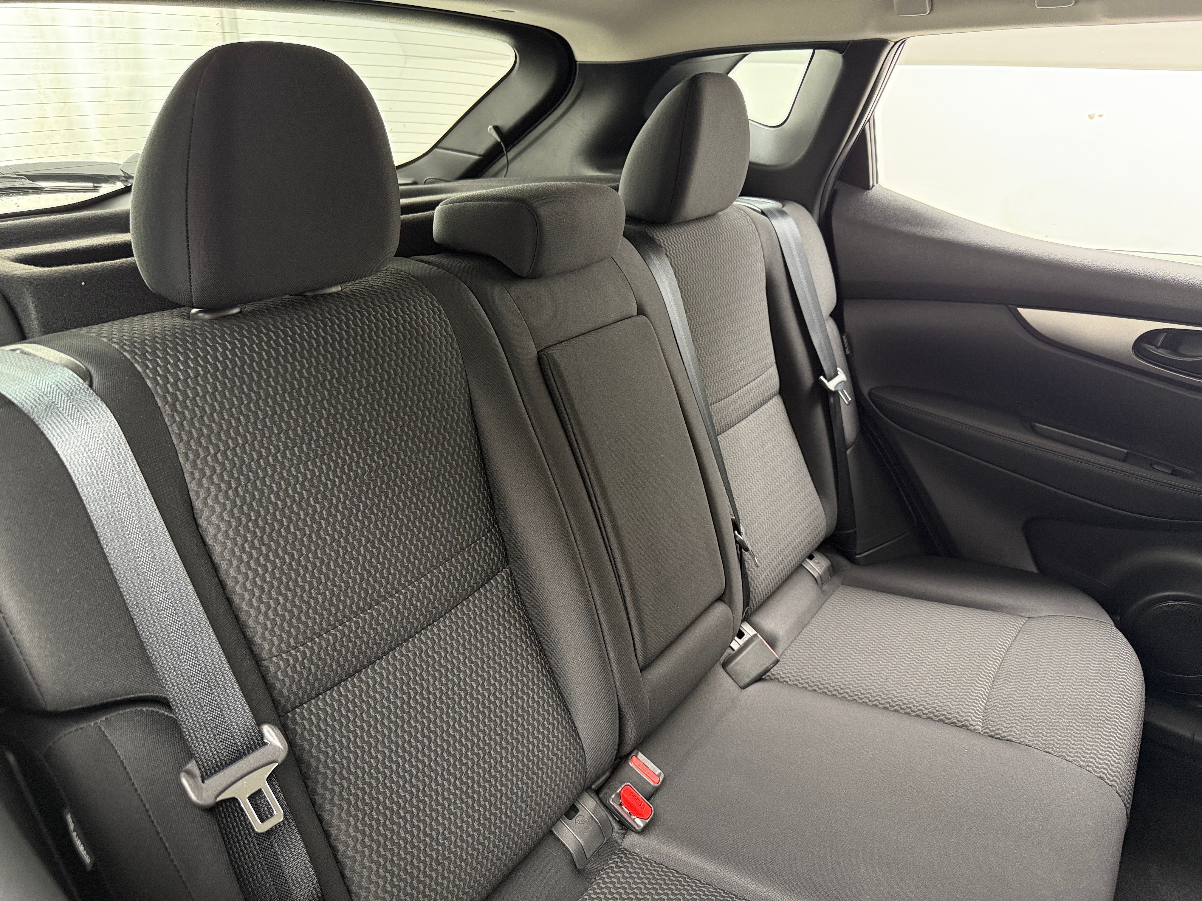 2020 Nissan Rogue Sport S 6