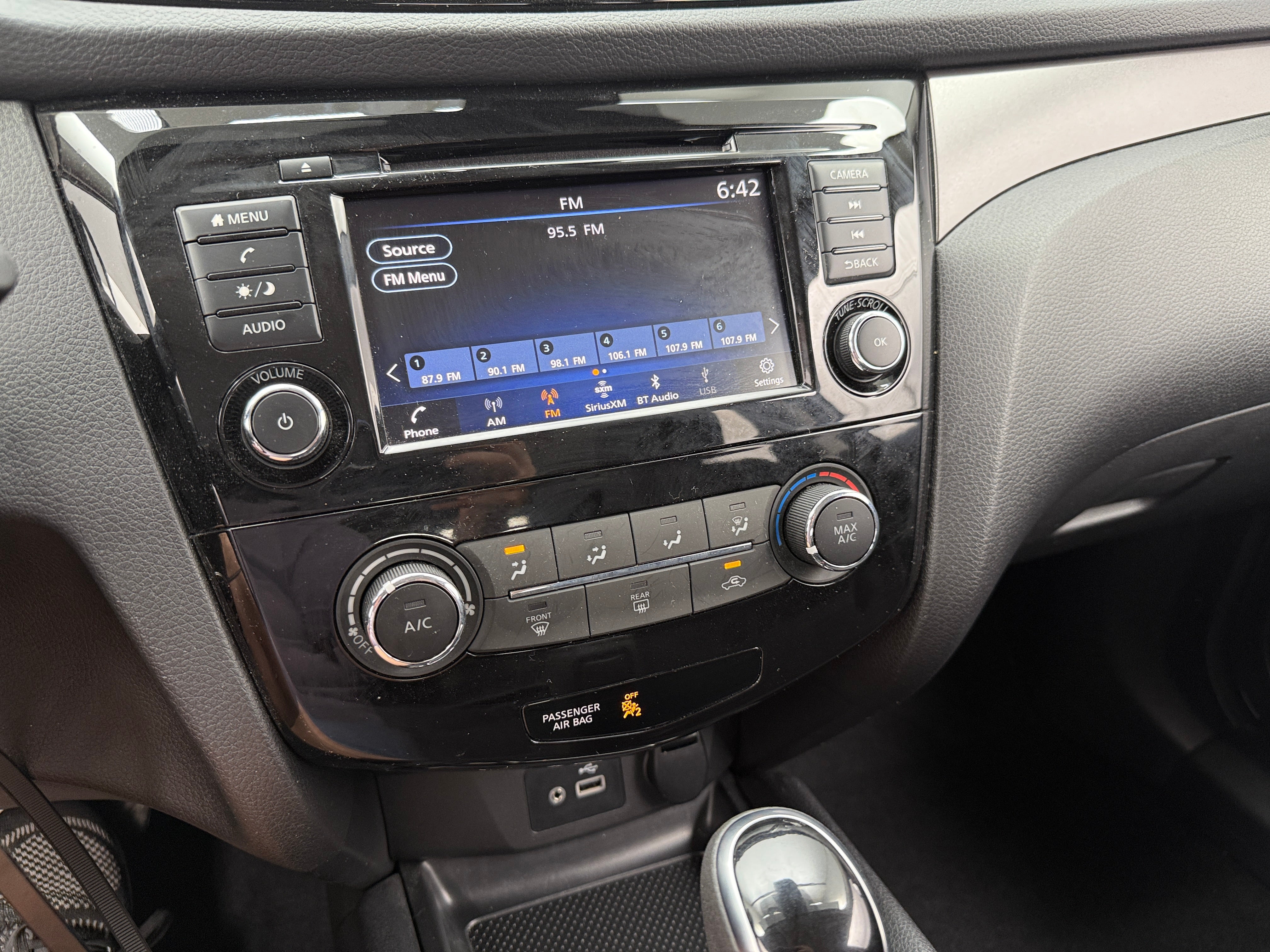 2020 Nissan Rogue Sport S 4