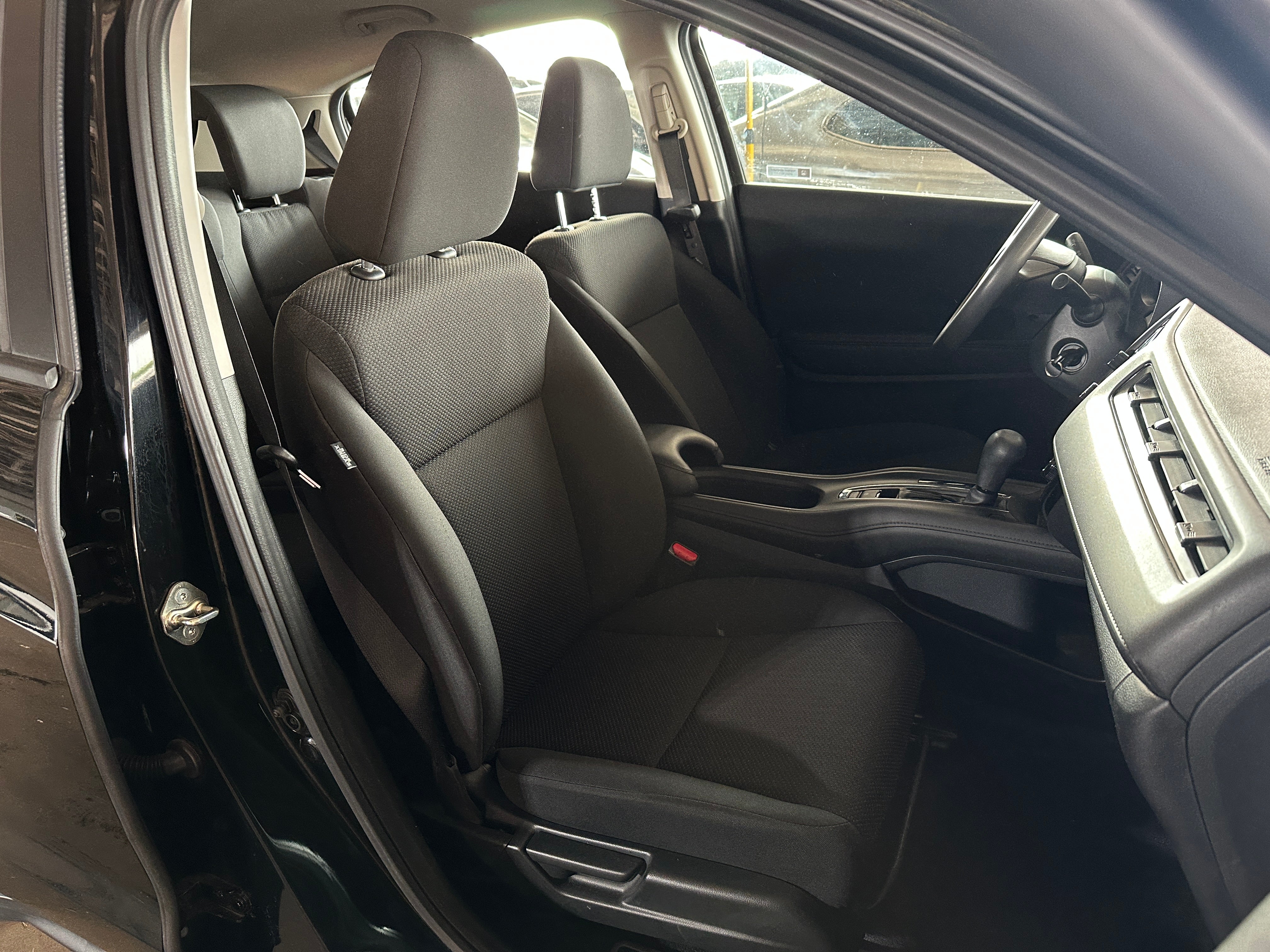 2017 Honda HR-V LX 2