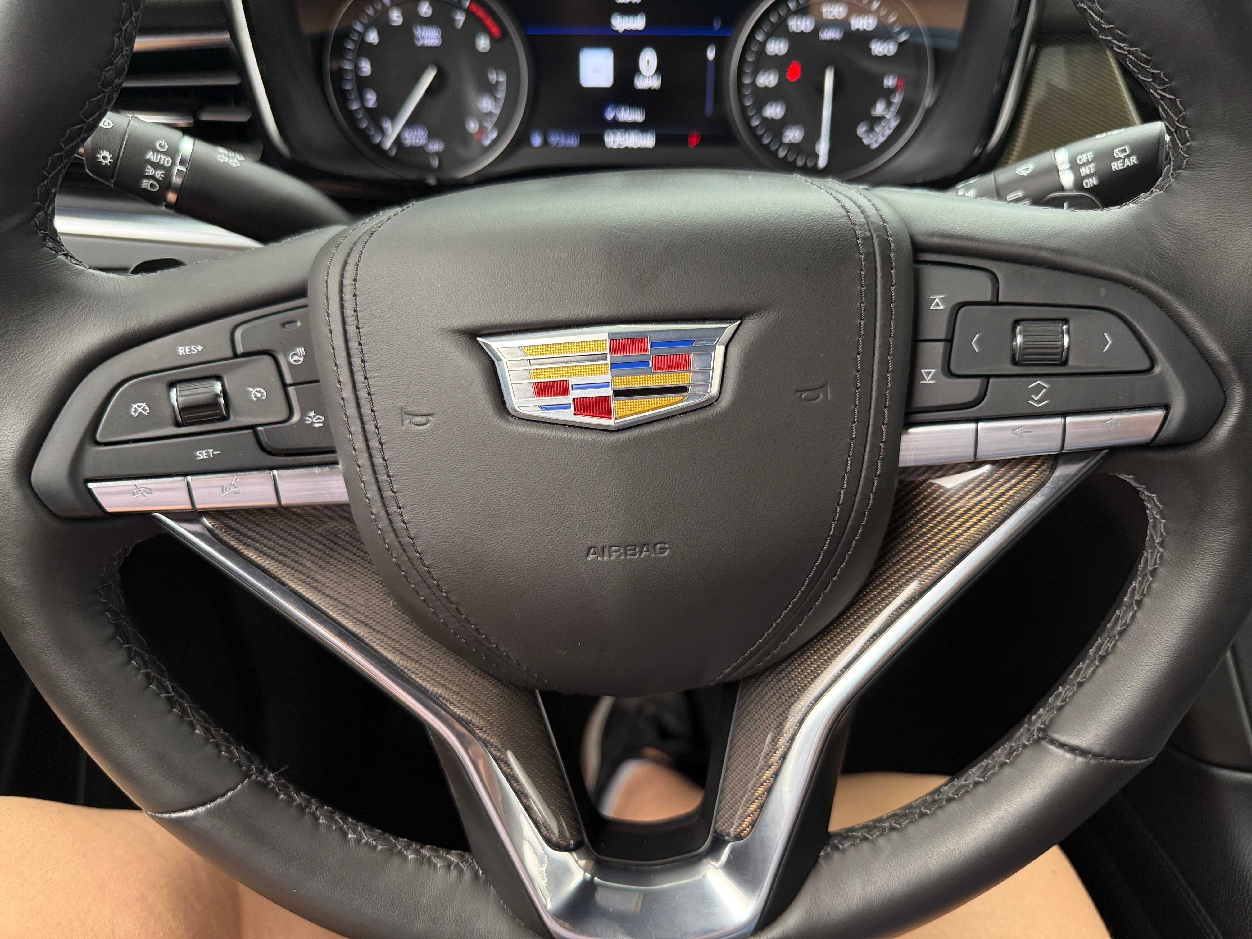 2024 Cadillac XT6 Premium Luxury 4