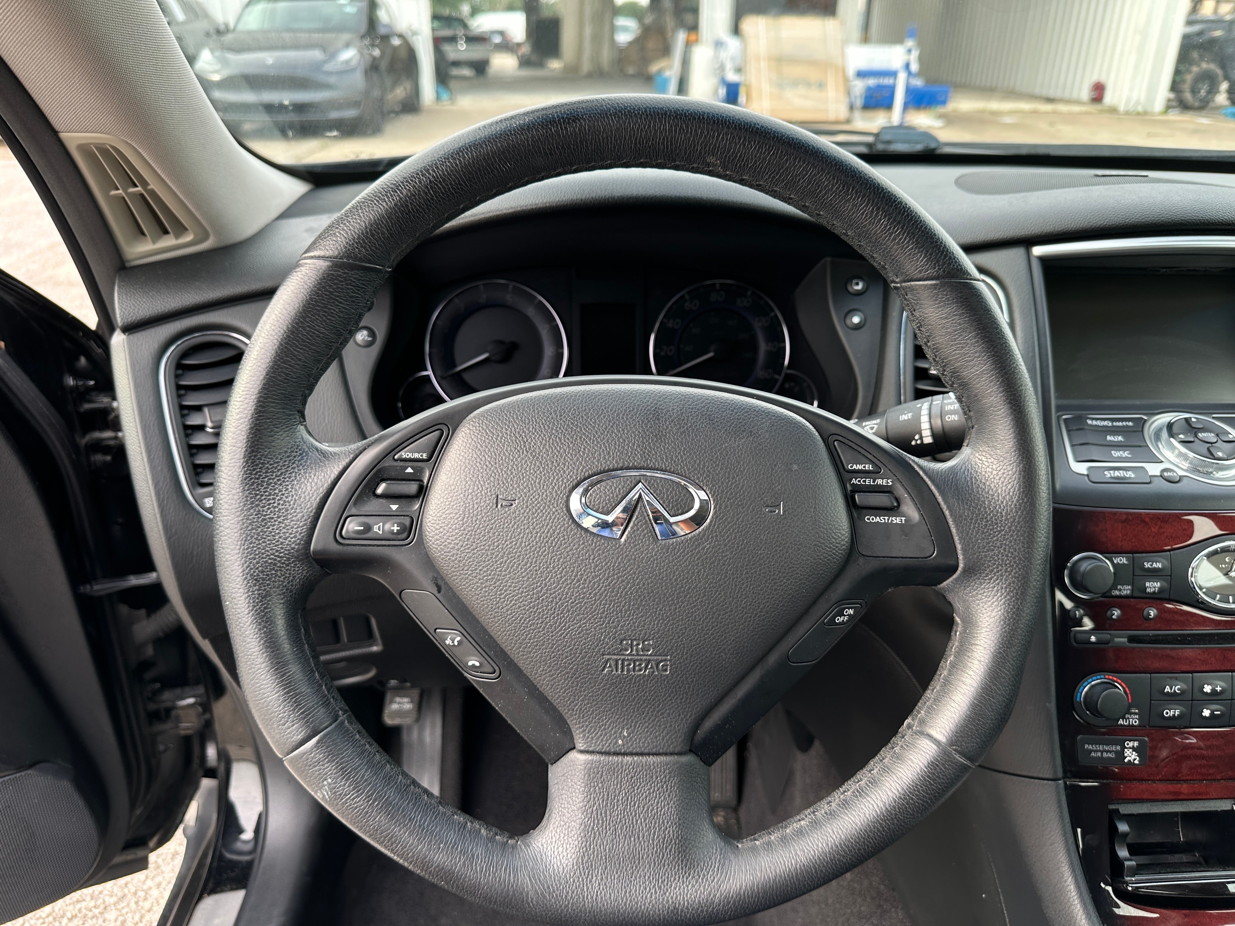 2017 INFINITI QX50 Base 4