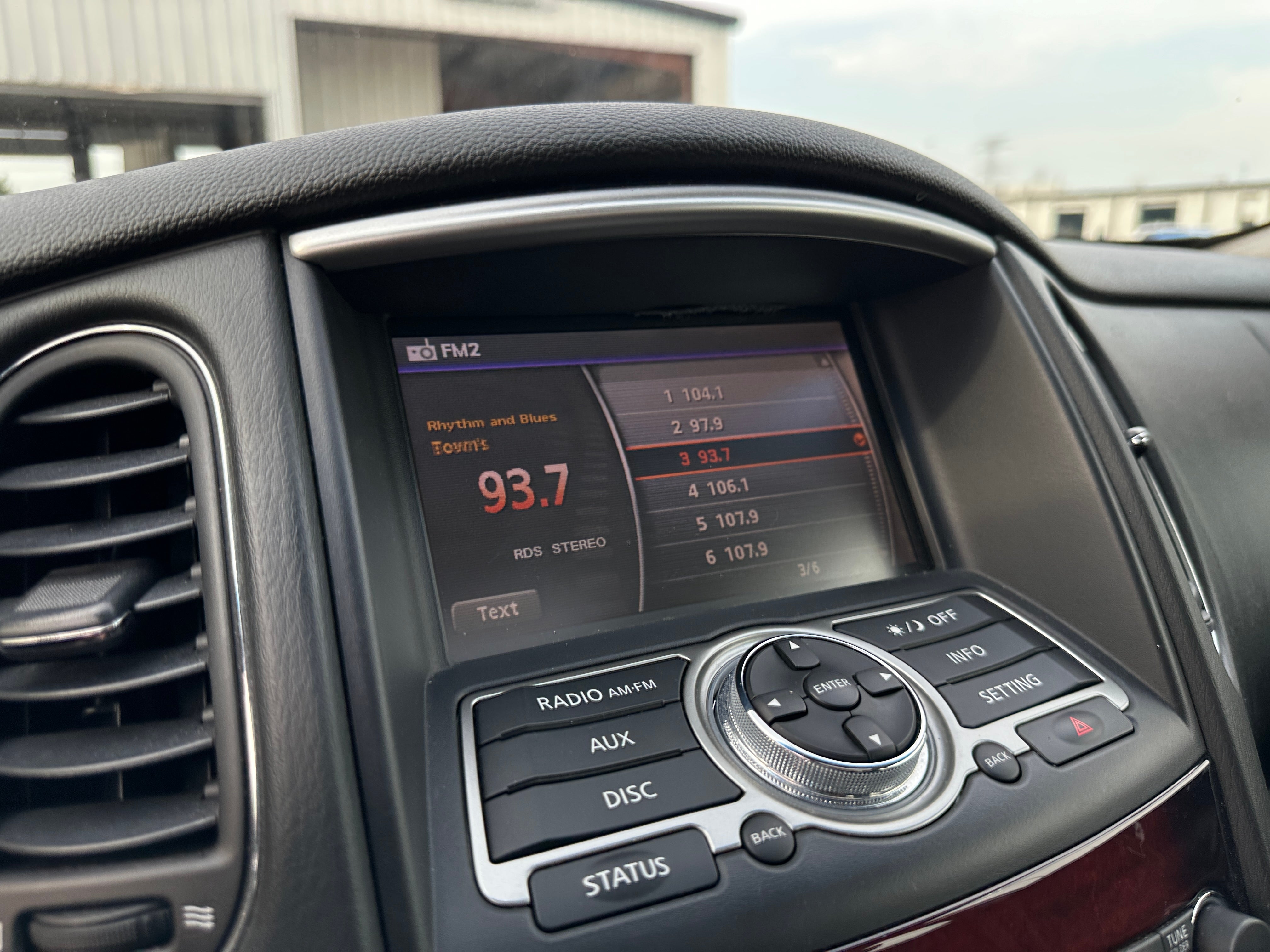 2017 INFINITI QX50 Base 3