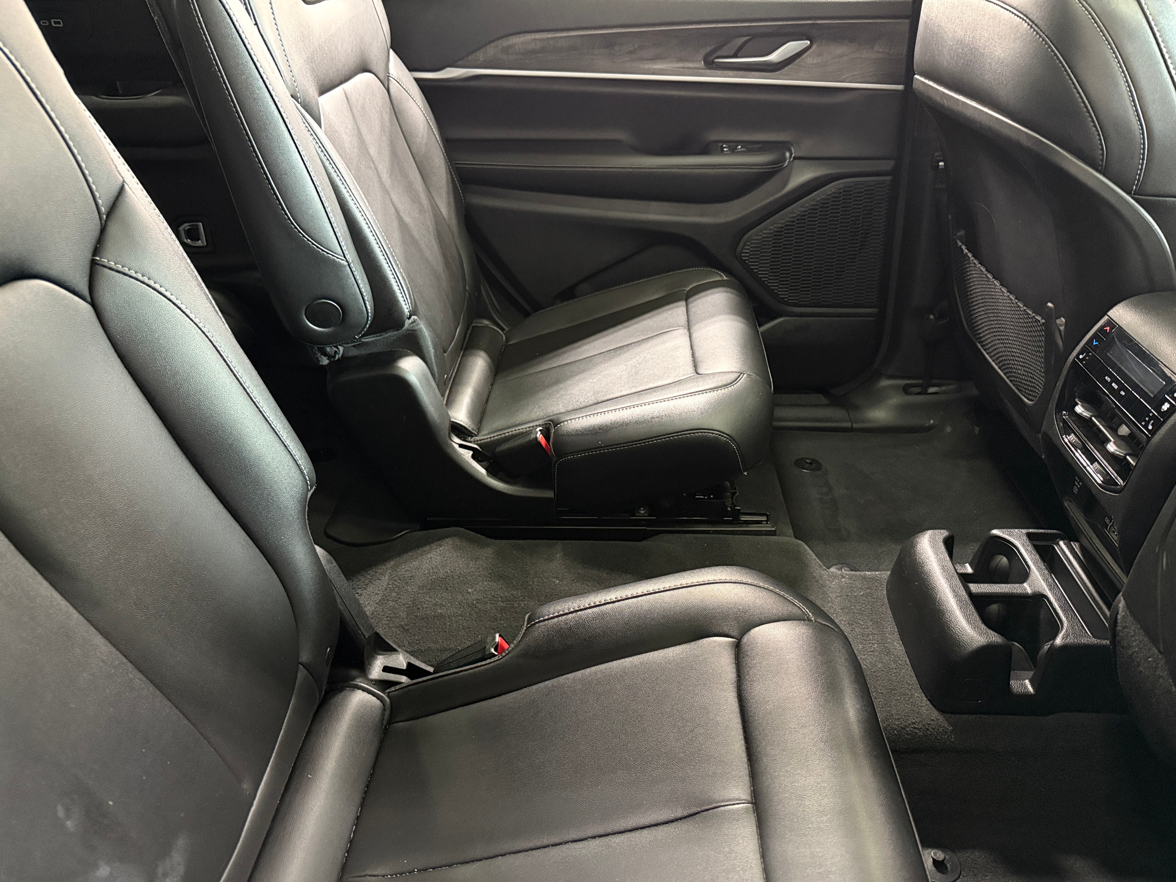 2023 Jeep Grand Cherokee L Limited Edition 5