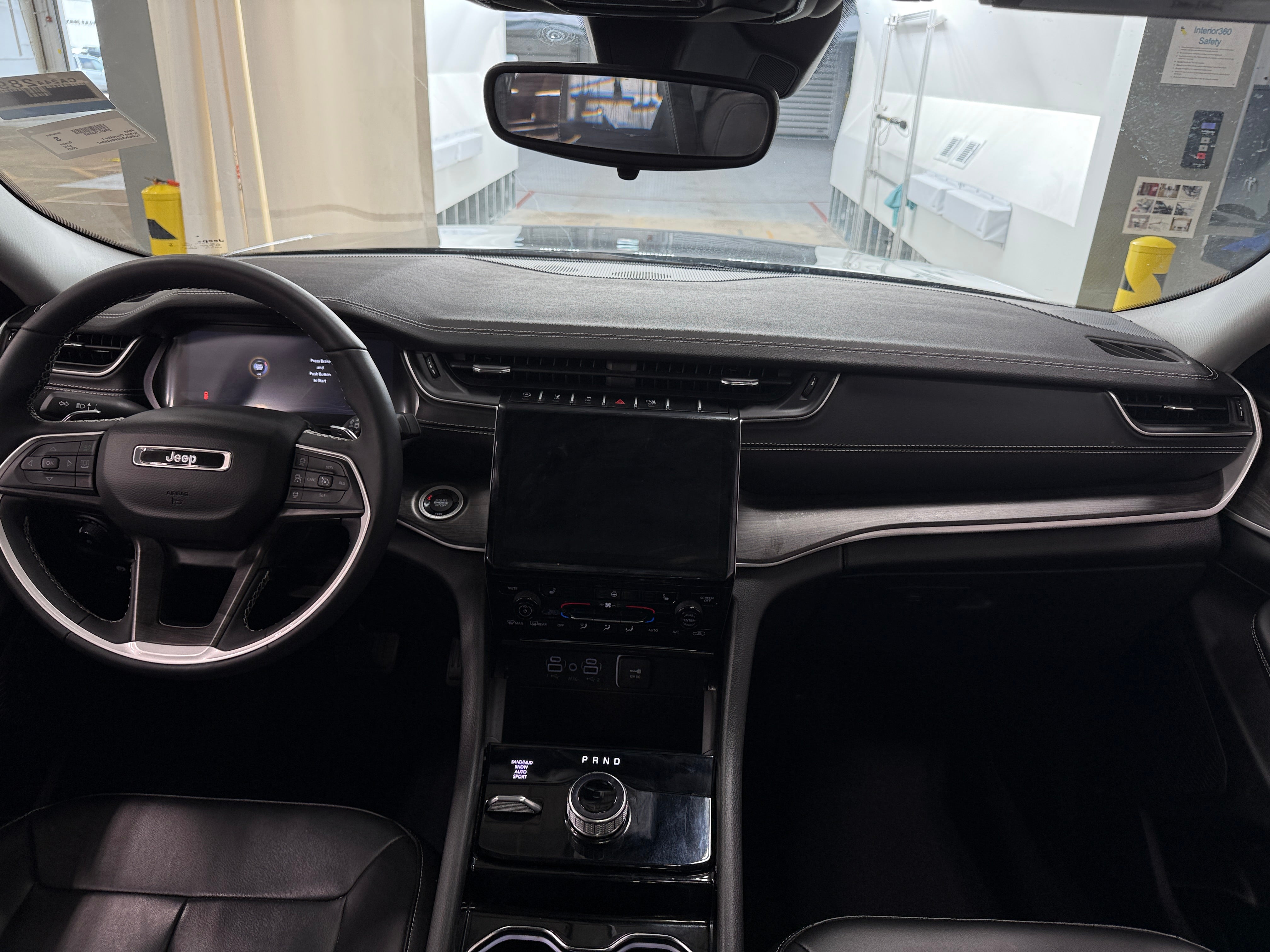 2023 Jeep Grand Cherokee L Limited Edition 2