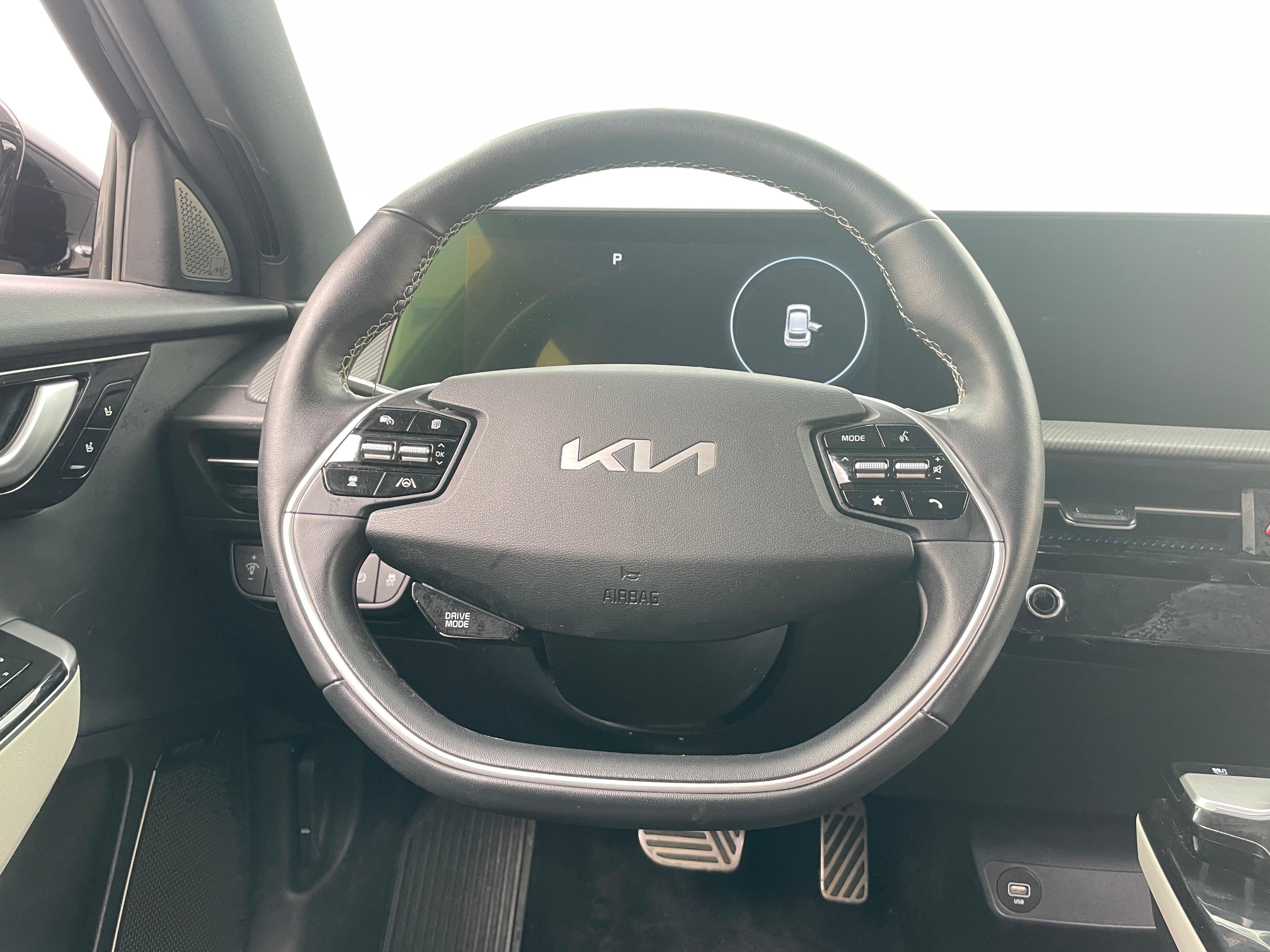 Thumbnail: 2022 Kia EV6 - 4